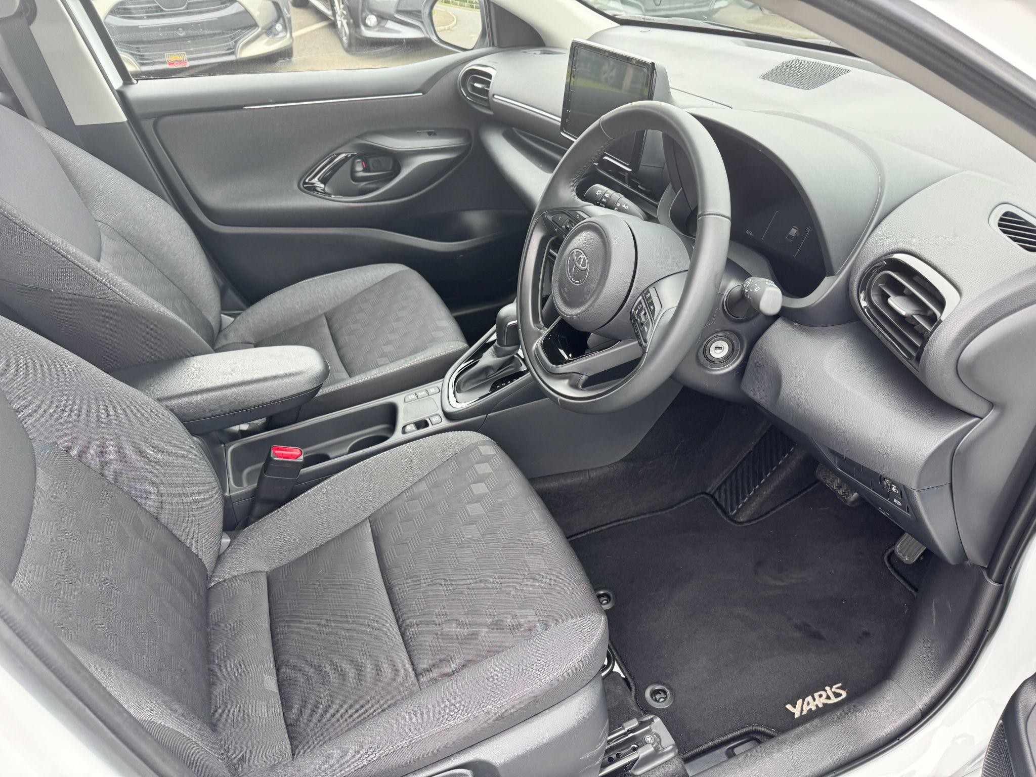 Toyota Yaris Image 13
