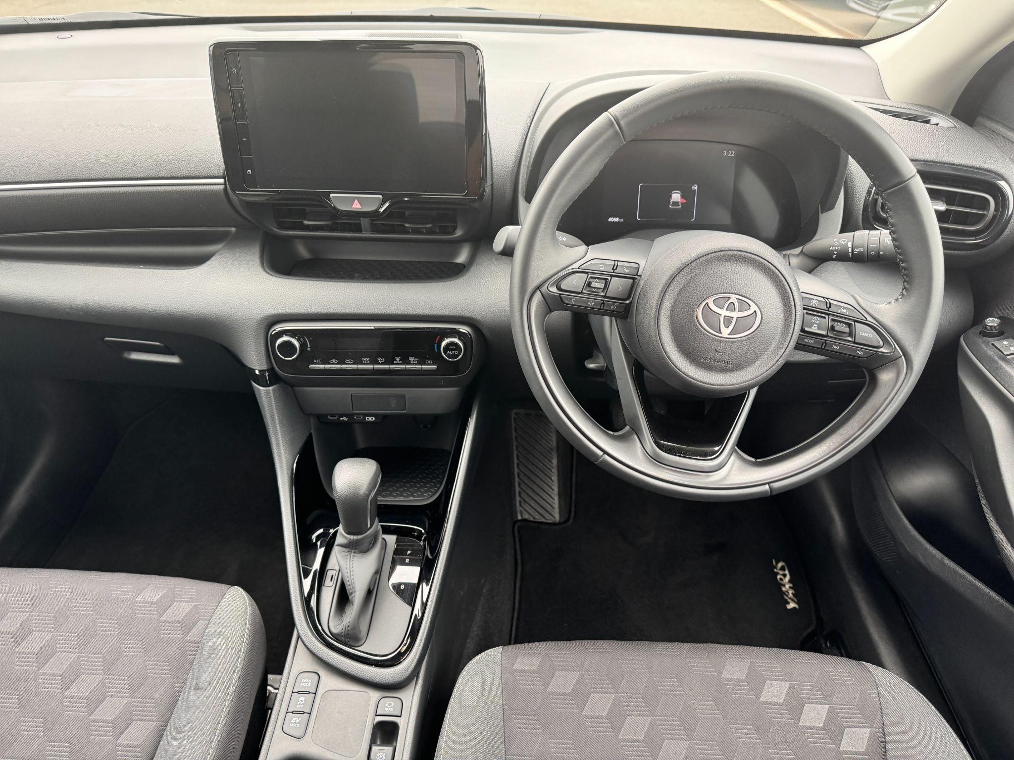 Toyota Yaris Image 17