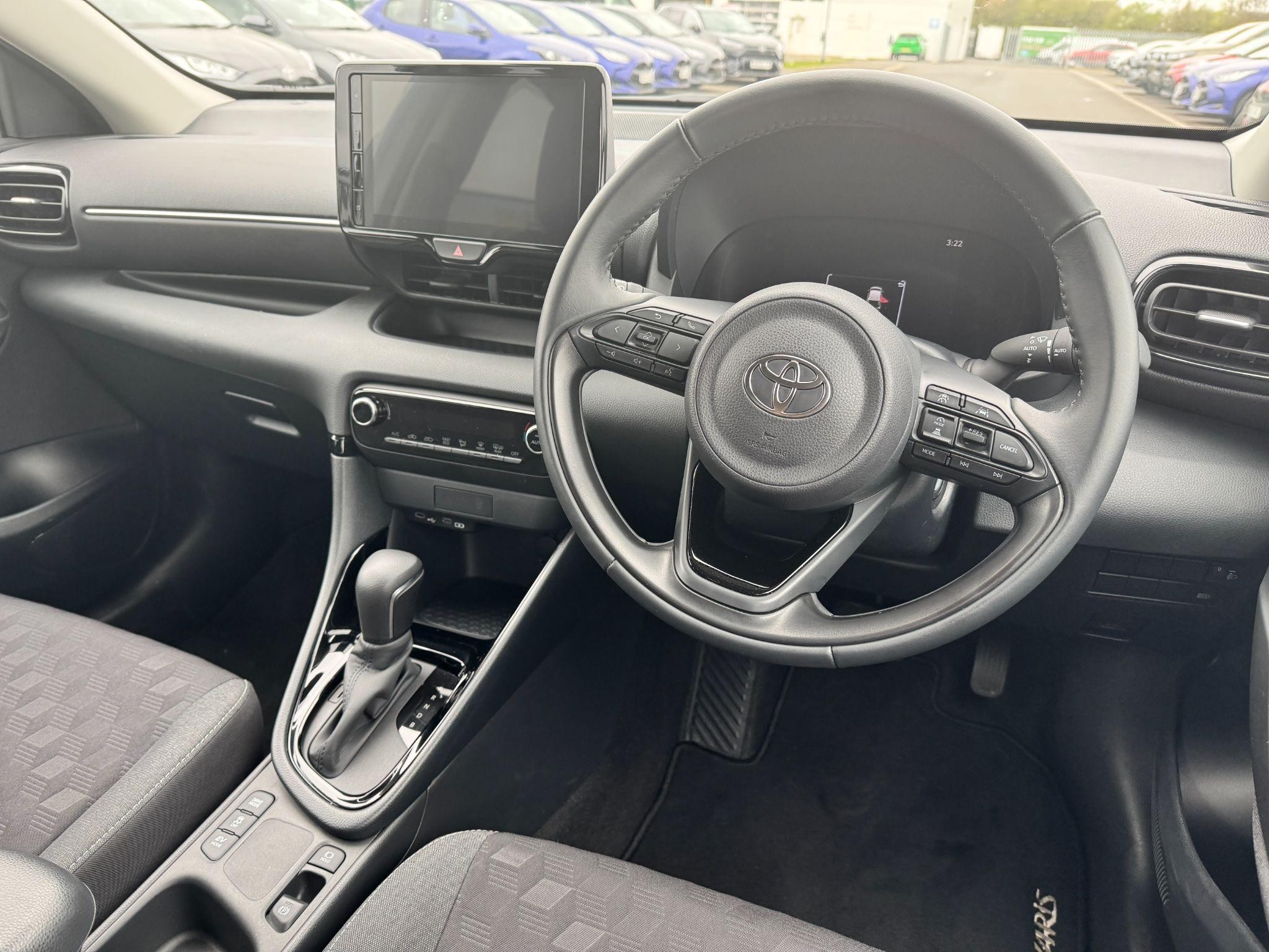 Toyota Yaris Image 18