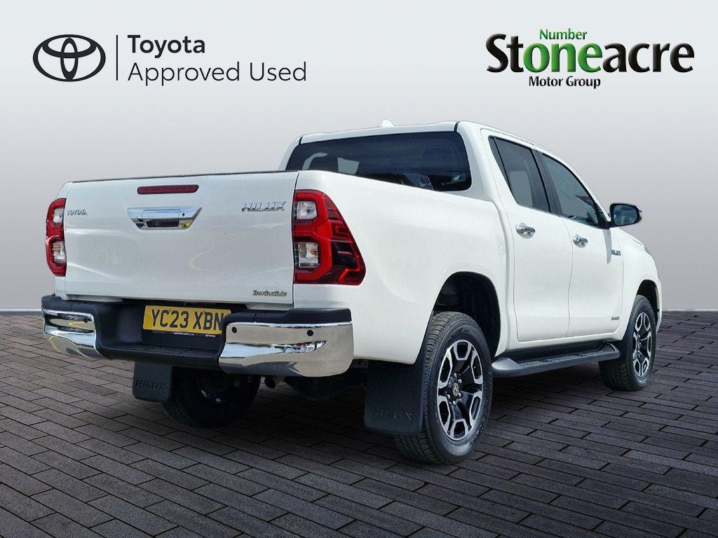 Toyota Hilux Image 4