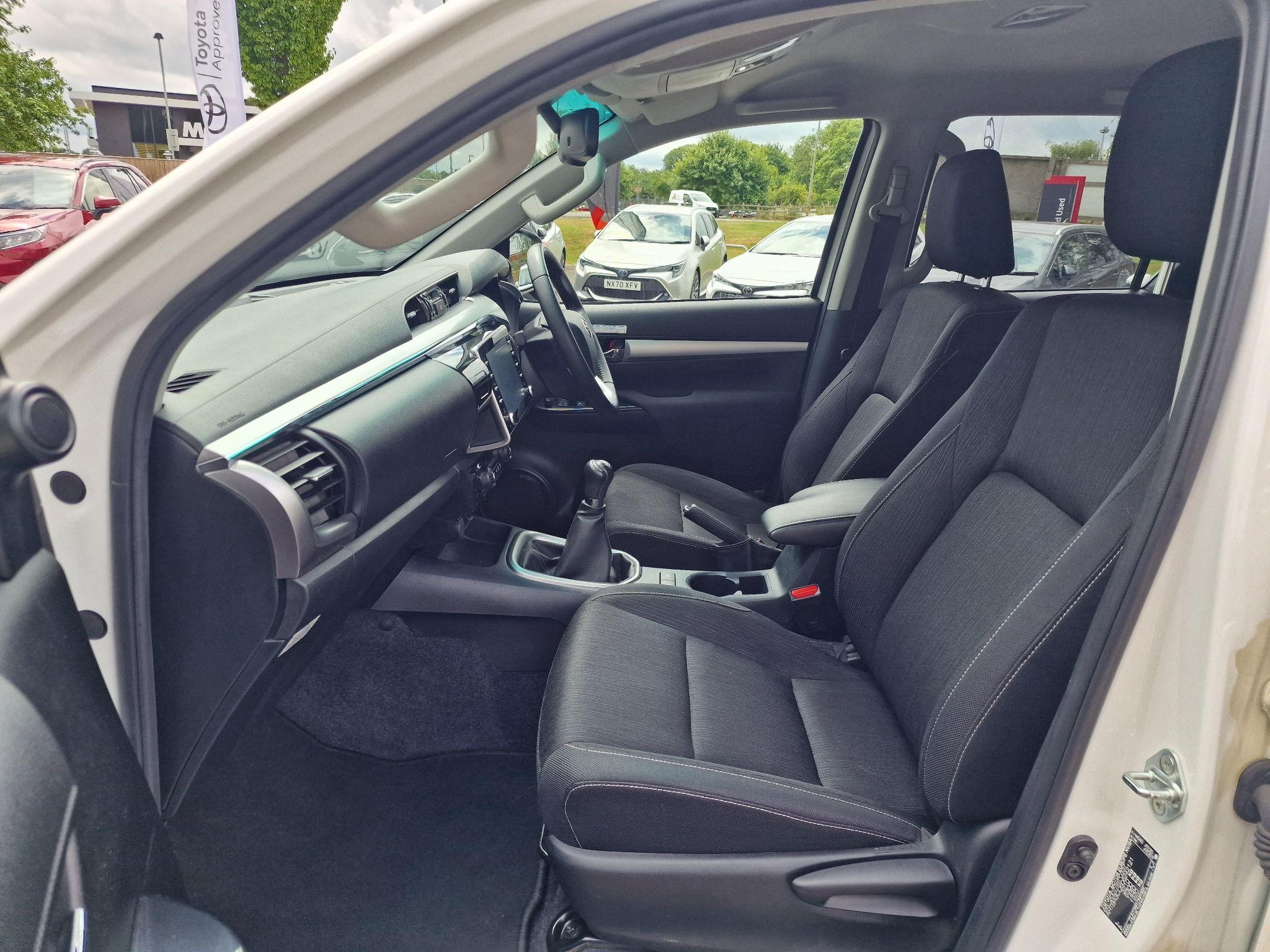Toyota Hilux Image 9