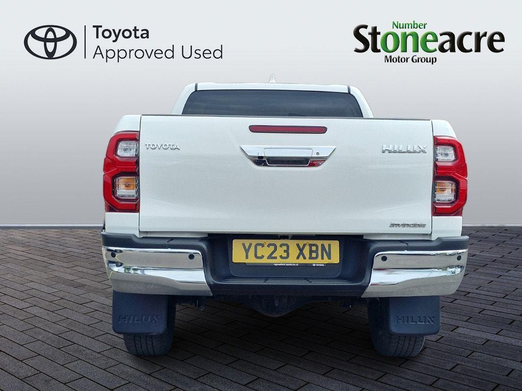 Toyota Hilux Image 18