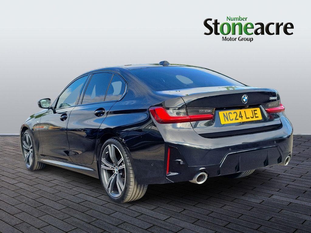 BMW 3 Series Image 4