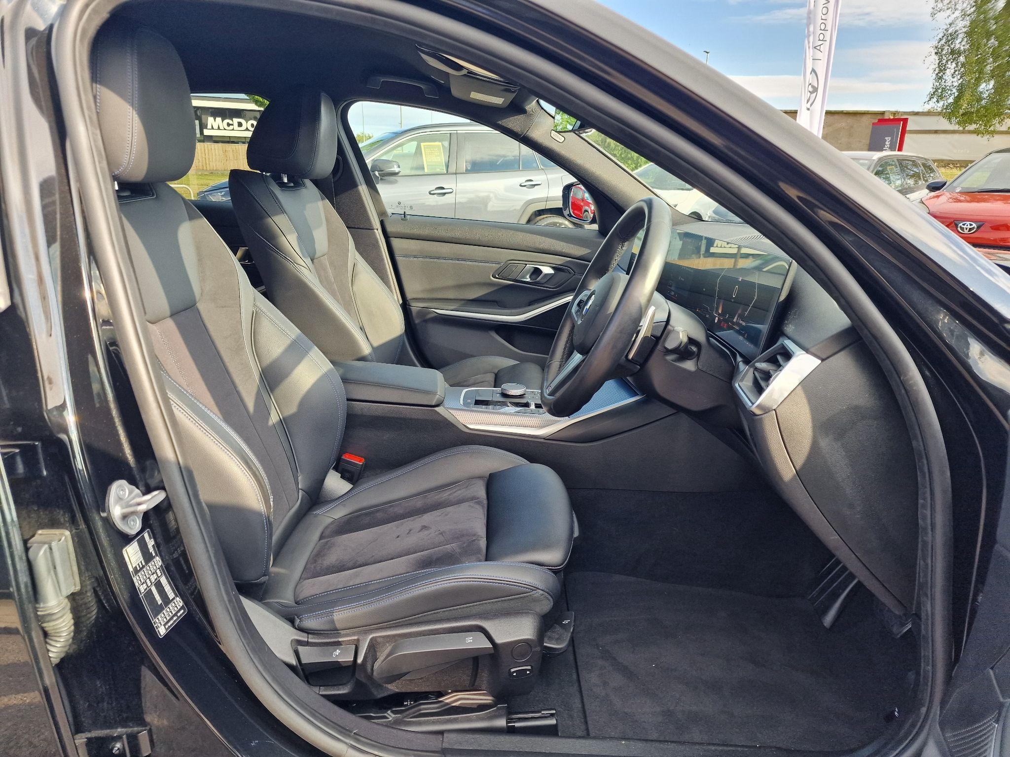 BMW 3 Series Image 11