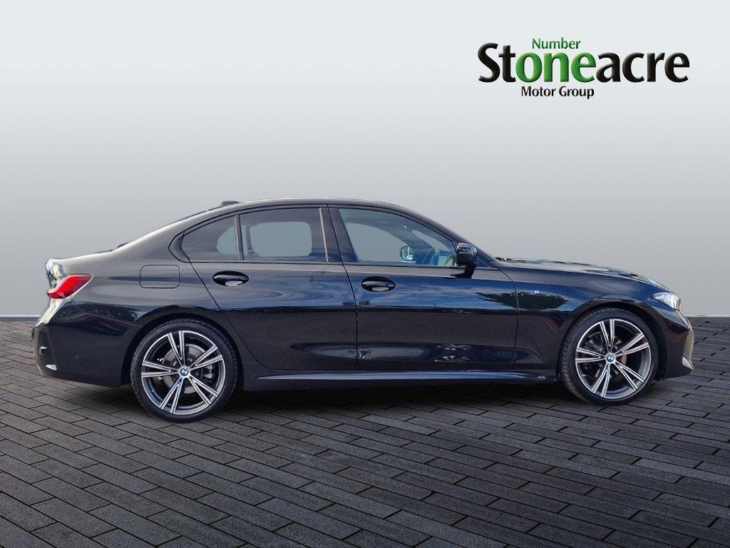 BMW 3 Series Image 16