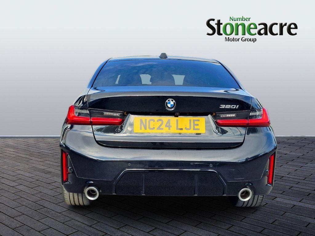 BMW 3 Series Image 19