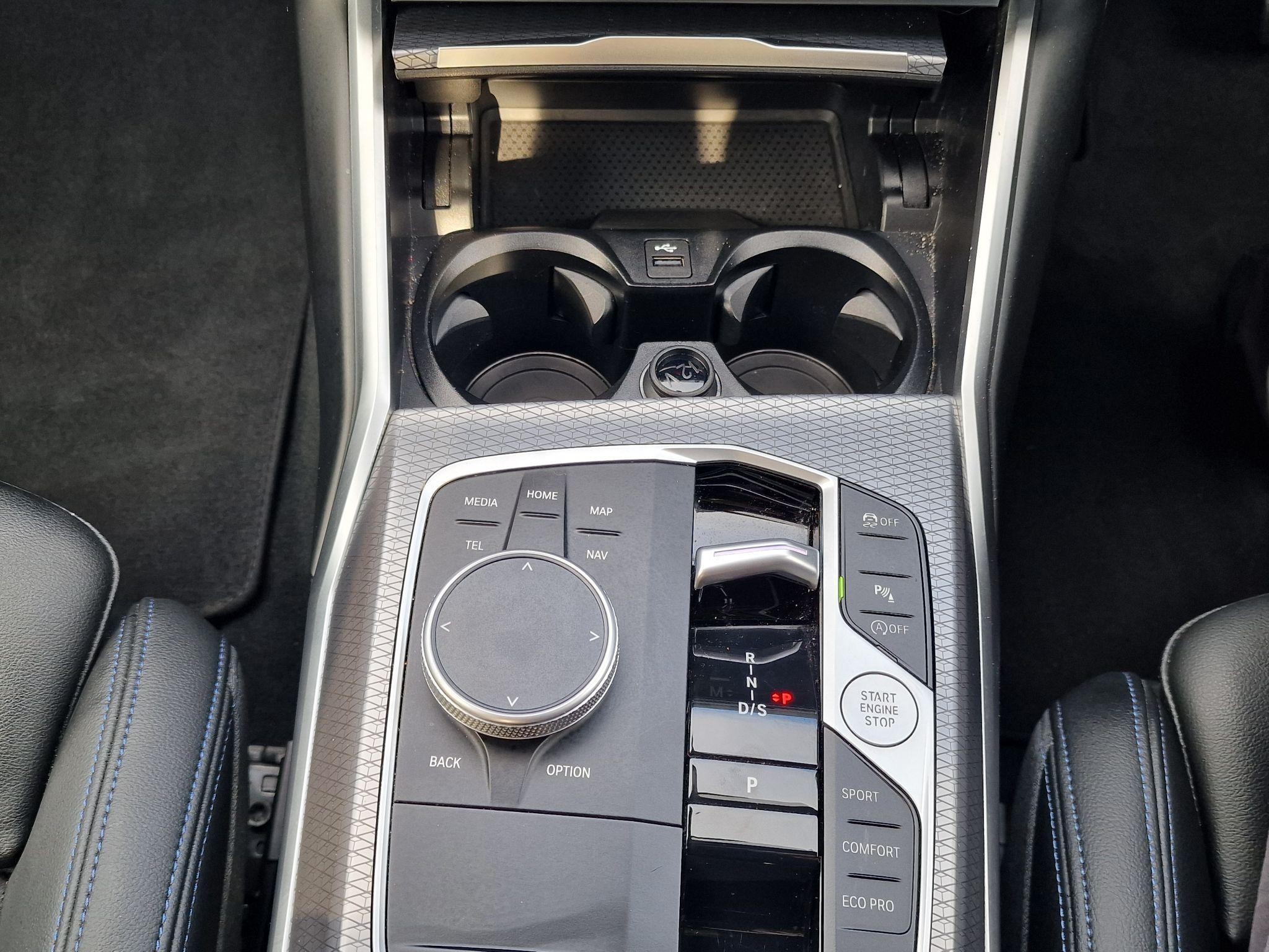 BMW 3 Series Image 24