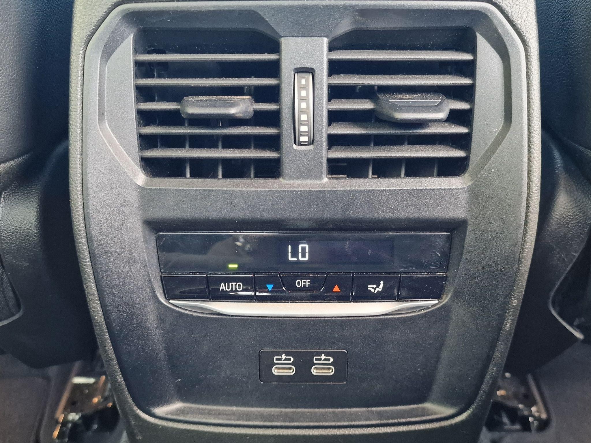 BMW 3 Series Image 25