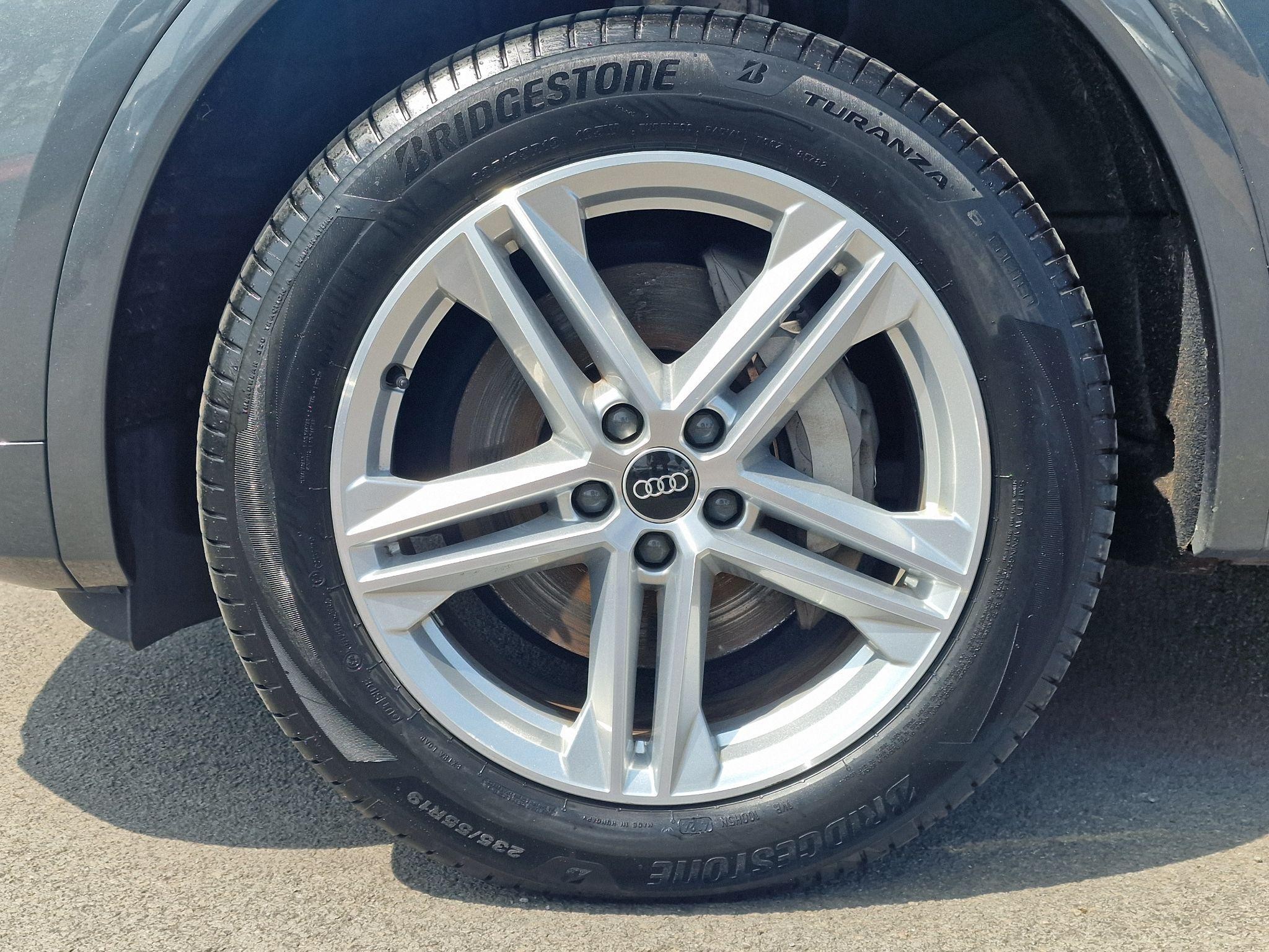 Audi Q5 Image 18