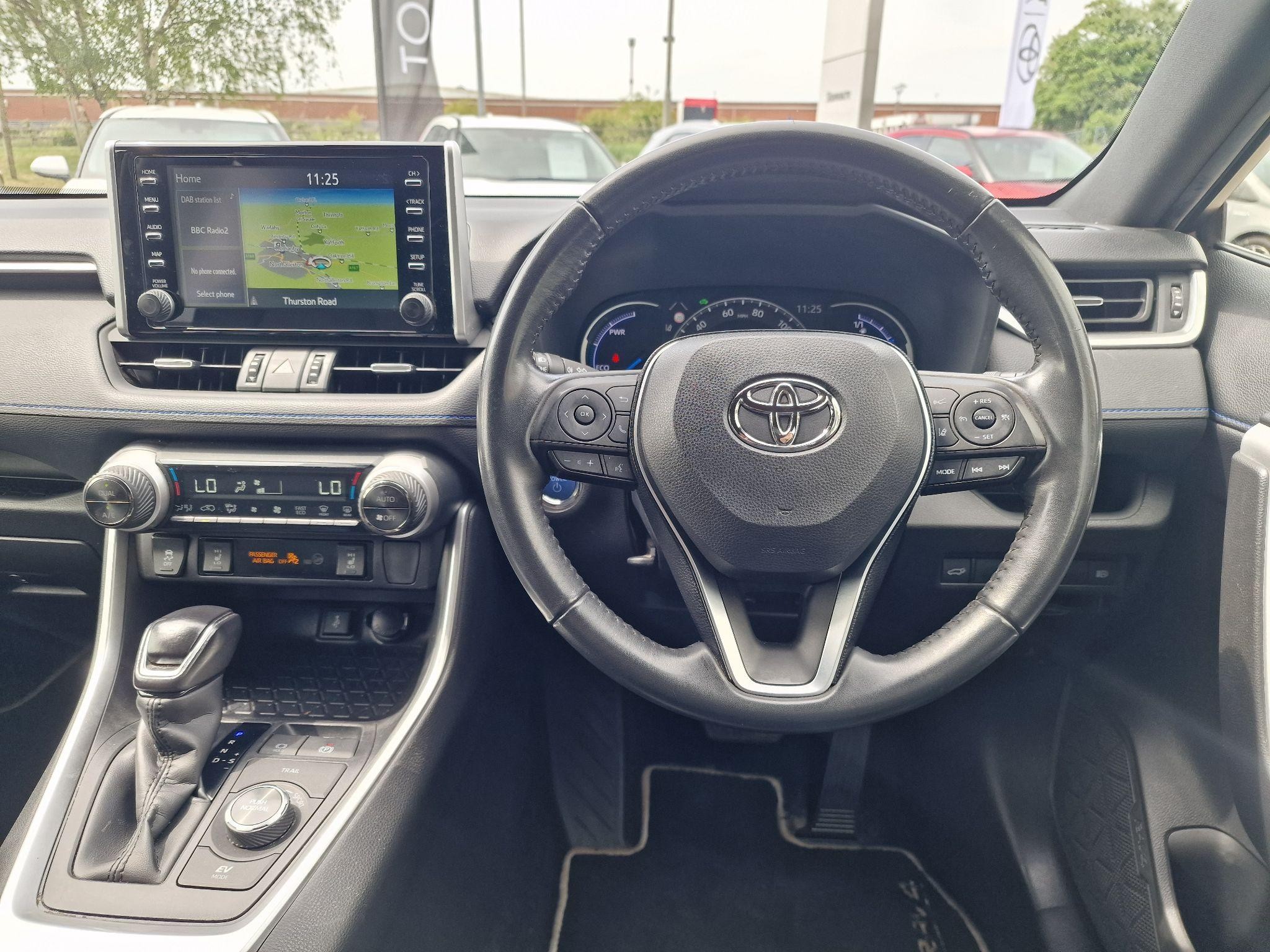Toyota RAV4 Image 8