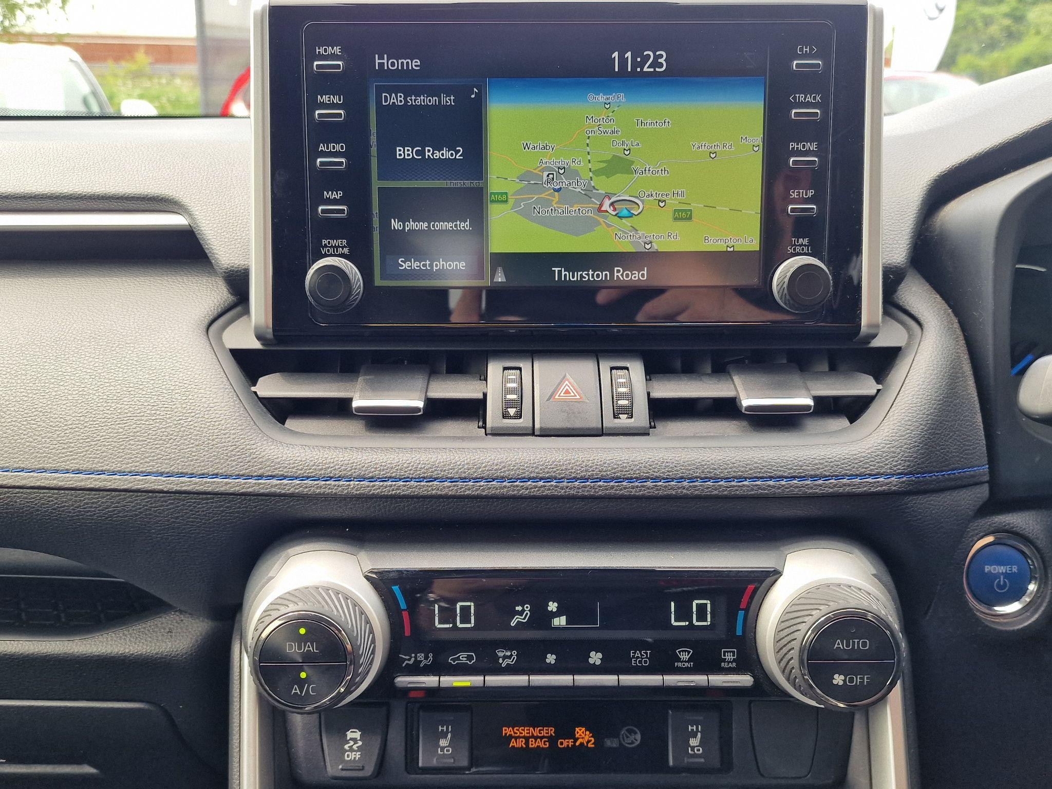 Toyota RAV4 Image 9