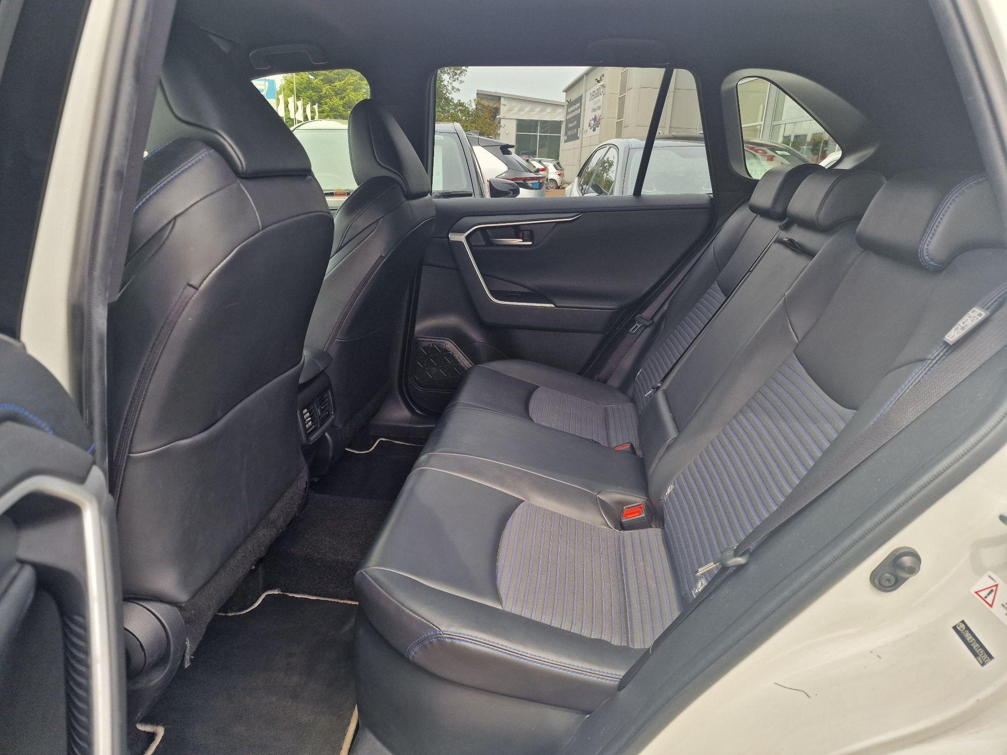 Toyota RAV4 Image 13