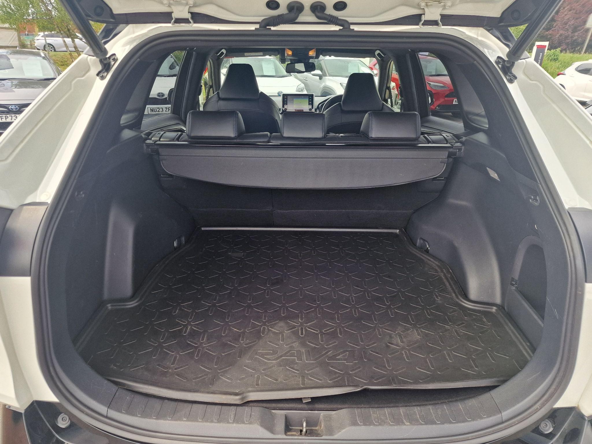 Toyota RAV4 Image 15