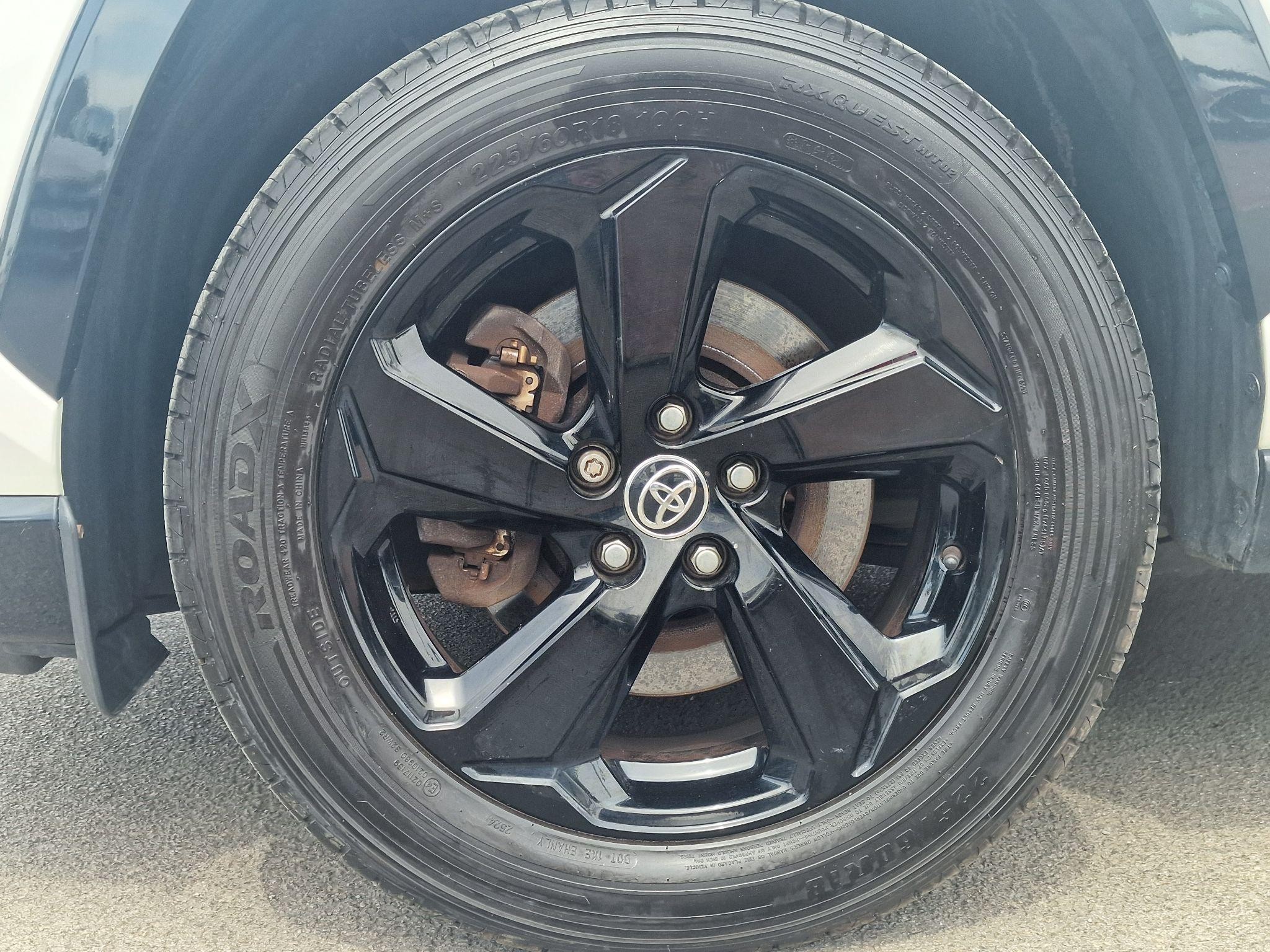 Toyota RAV4 Image 19