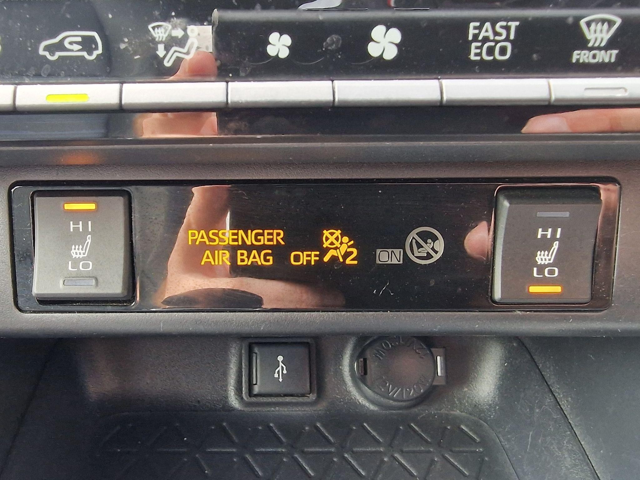 Toyota RAV4 Image 23