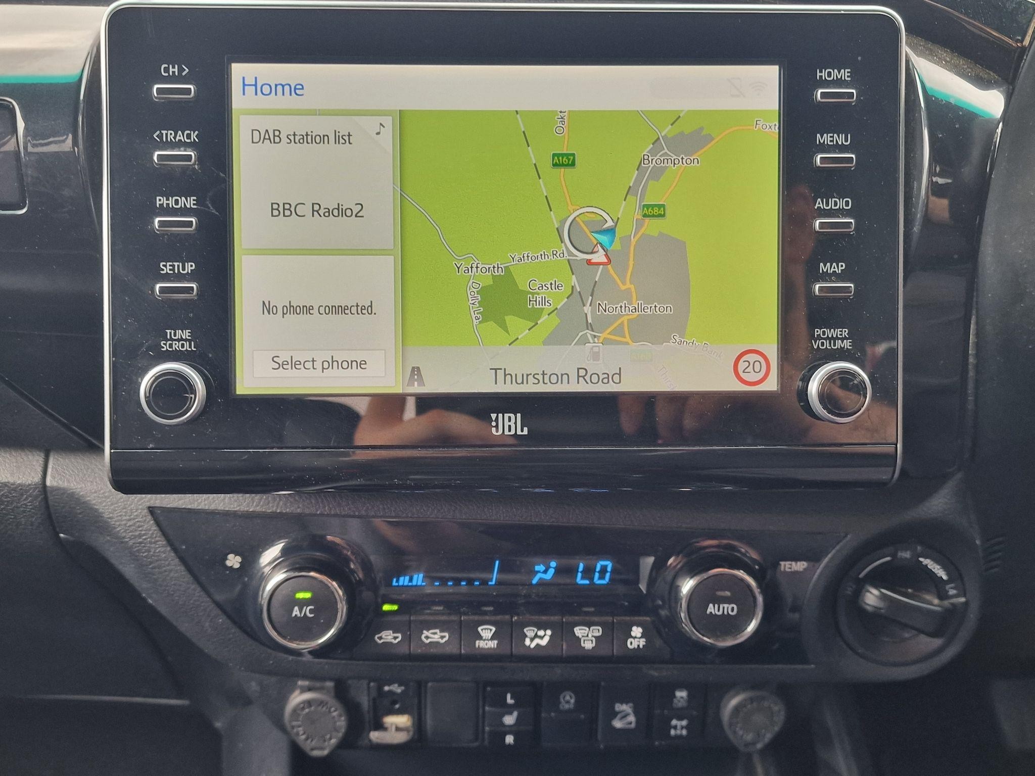 Toyota Hilux Image 9