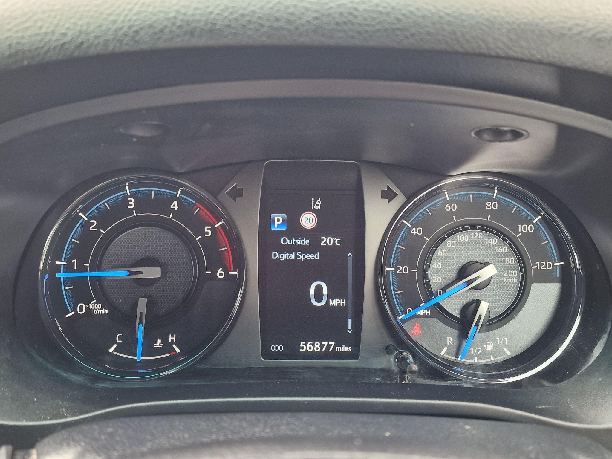 Toyota Hilux Image 11
