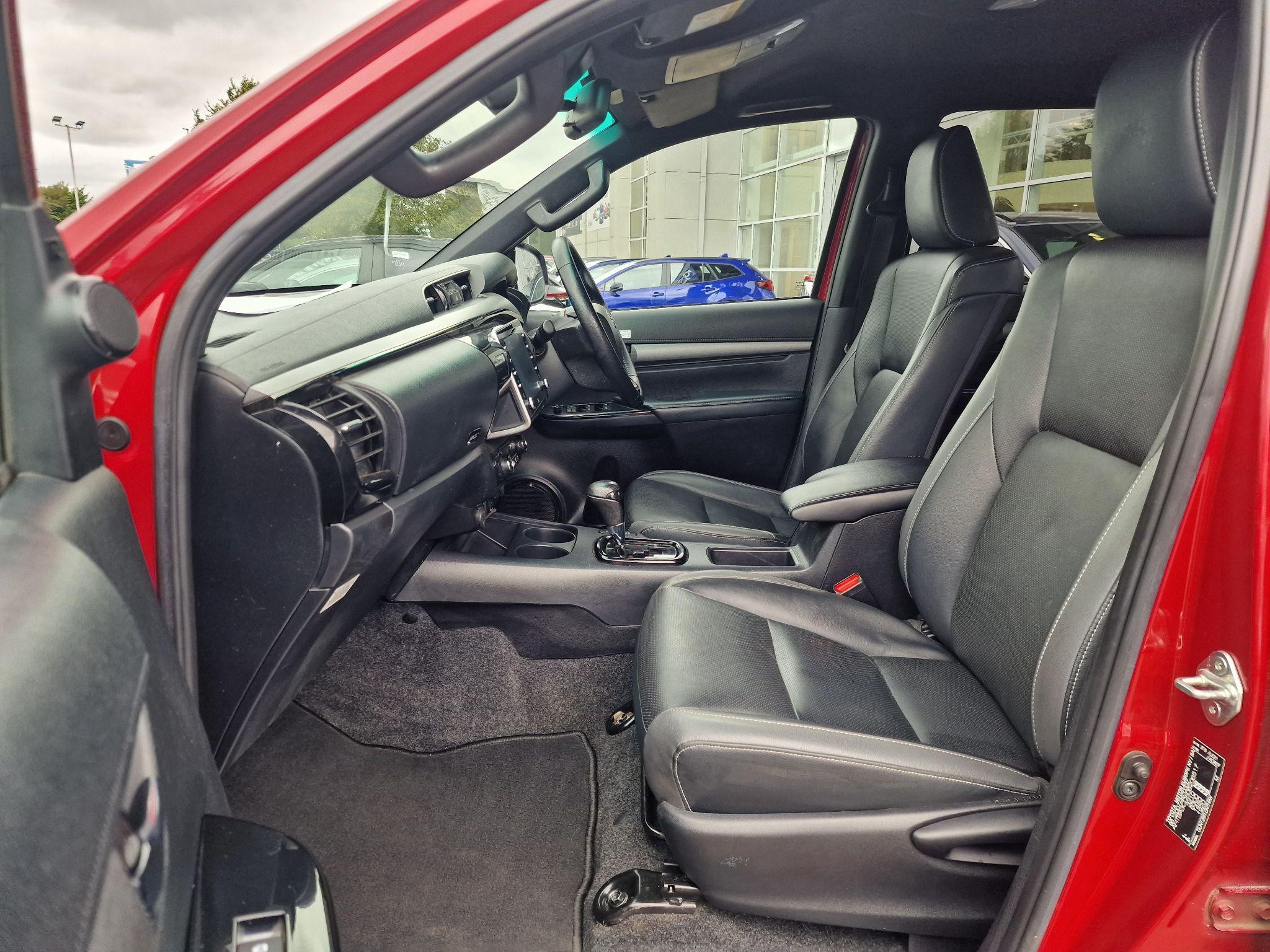 Toyota Hilux Image 12