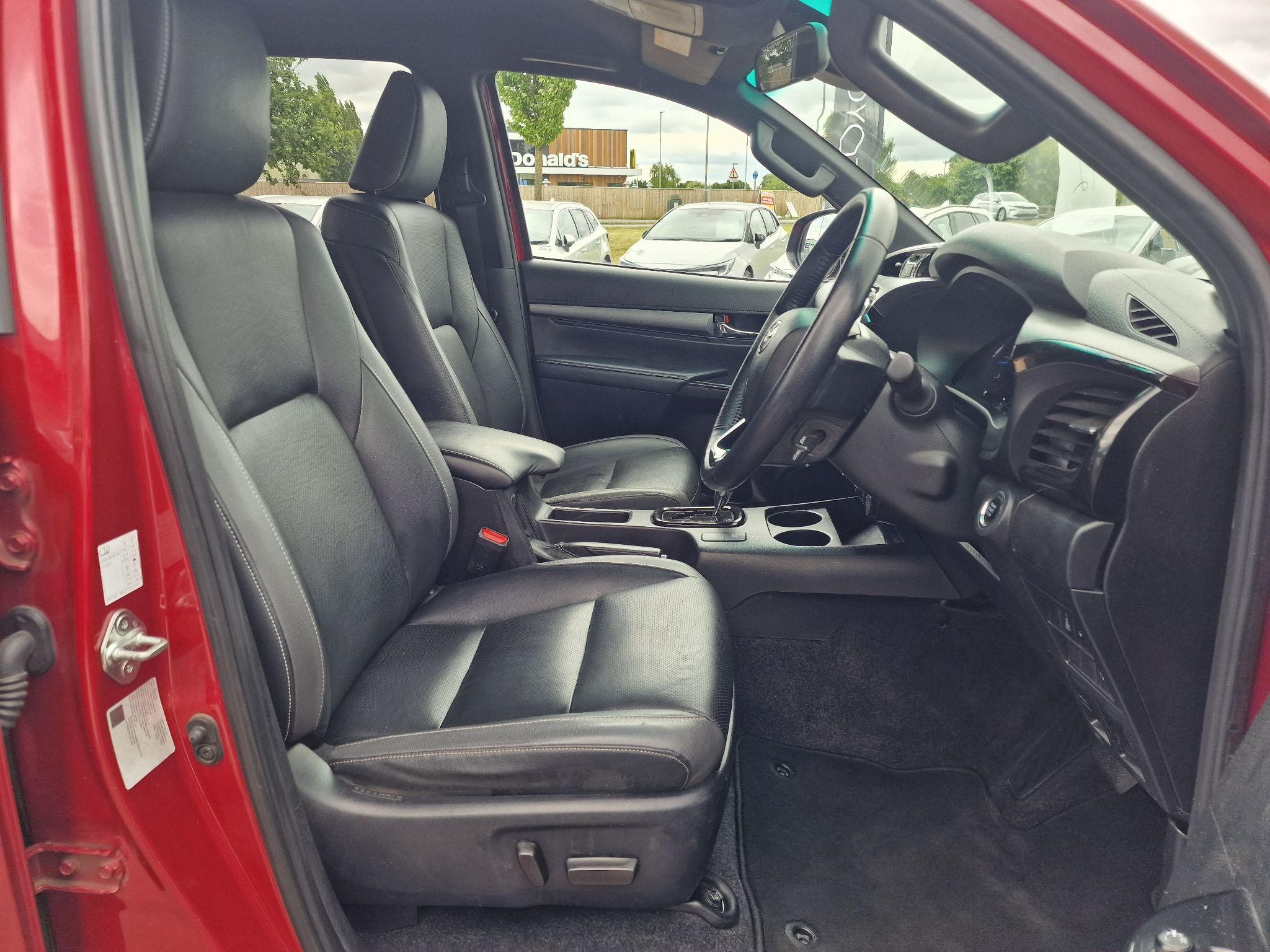 Toyota Hilux Image 13