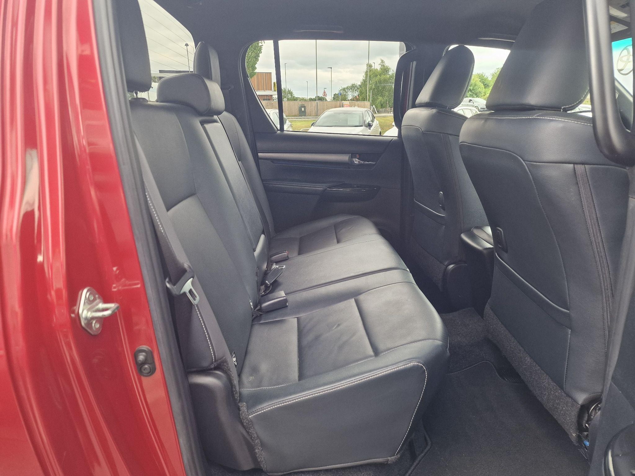 Toyota Hilux Image 15