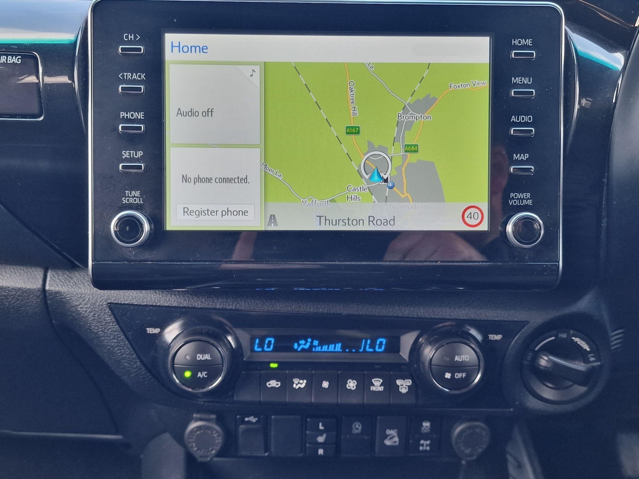 Toyota Hilux Image 9
