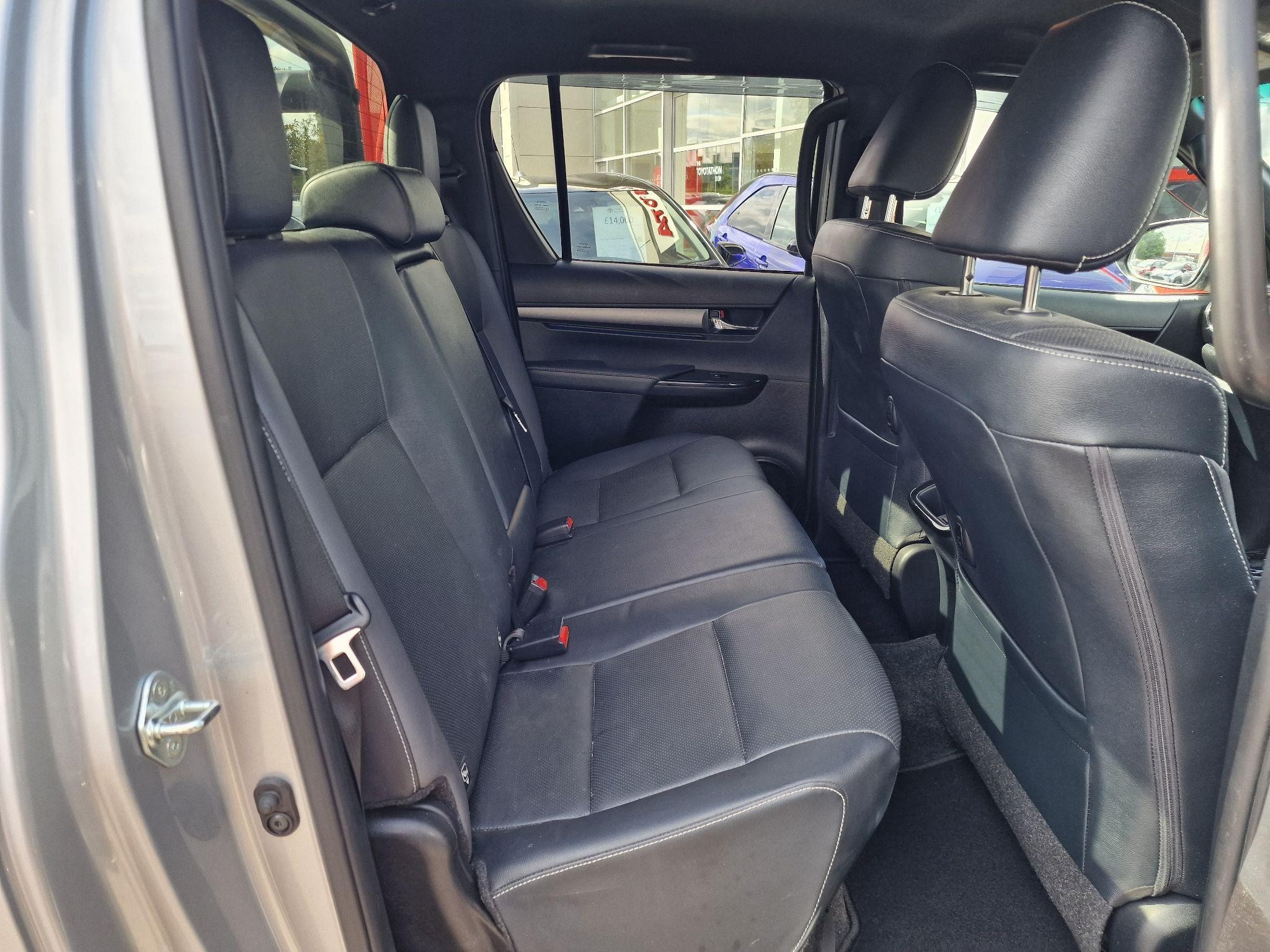 Toyota Hilux Image 15