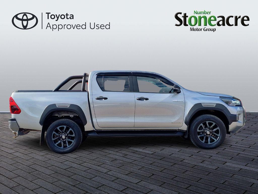 Toyota Hilux Image 18