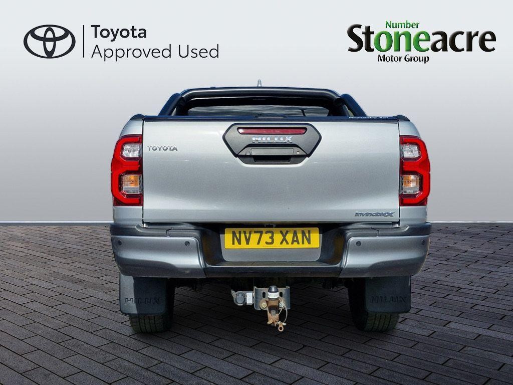 Toyota Hilux Image 21