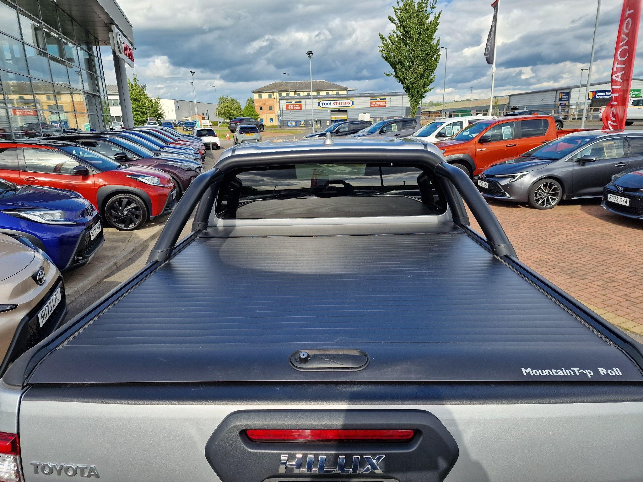 Toyota Hilux Image 25
