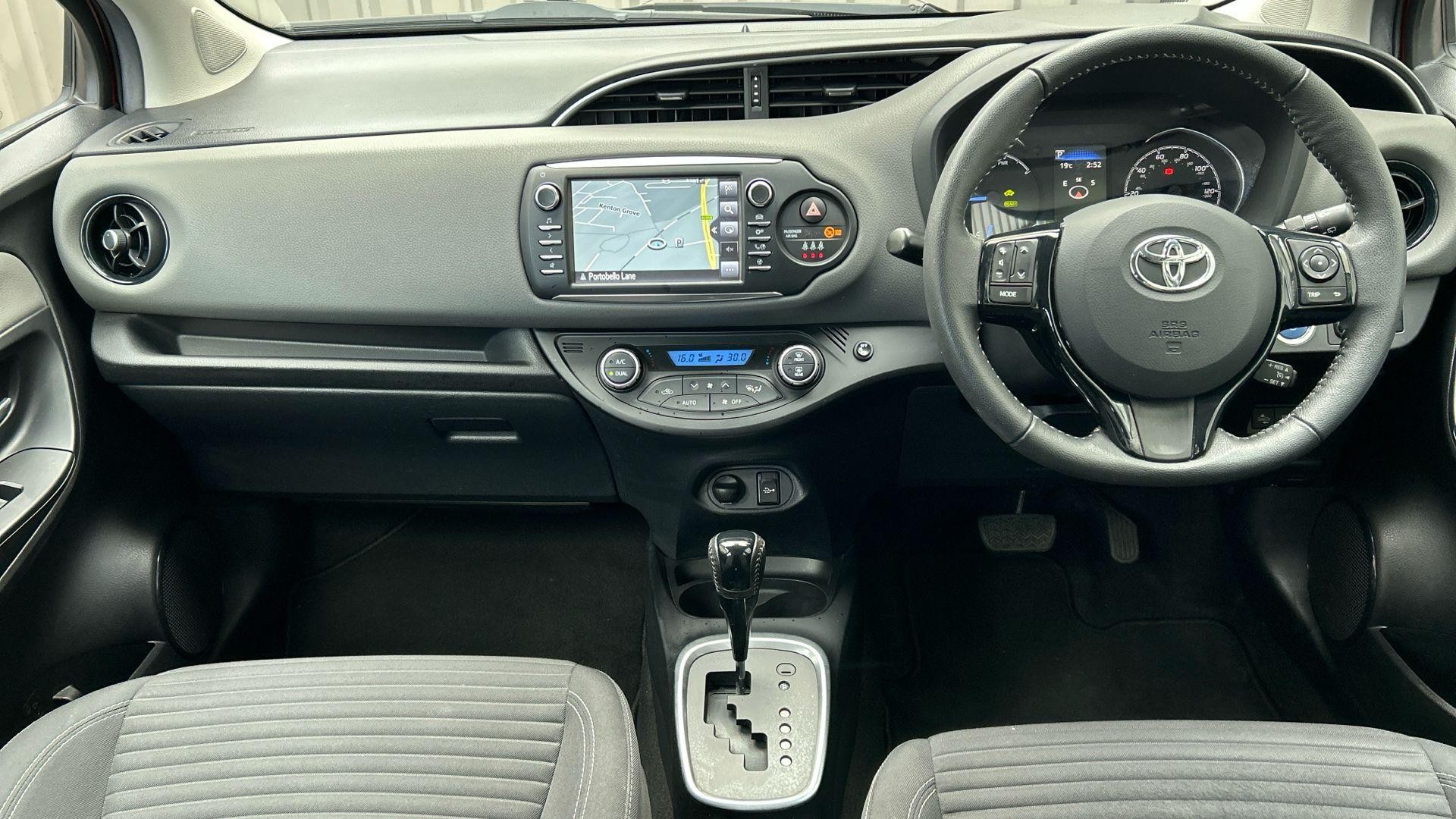 Toyota Yaris Image 11
