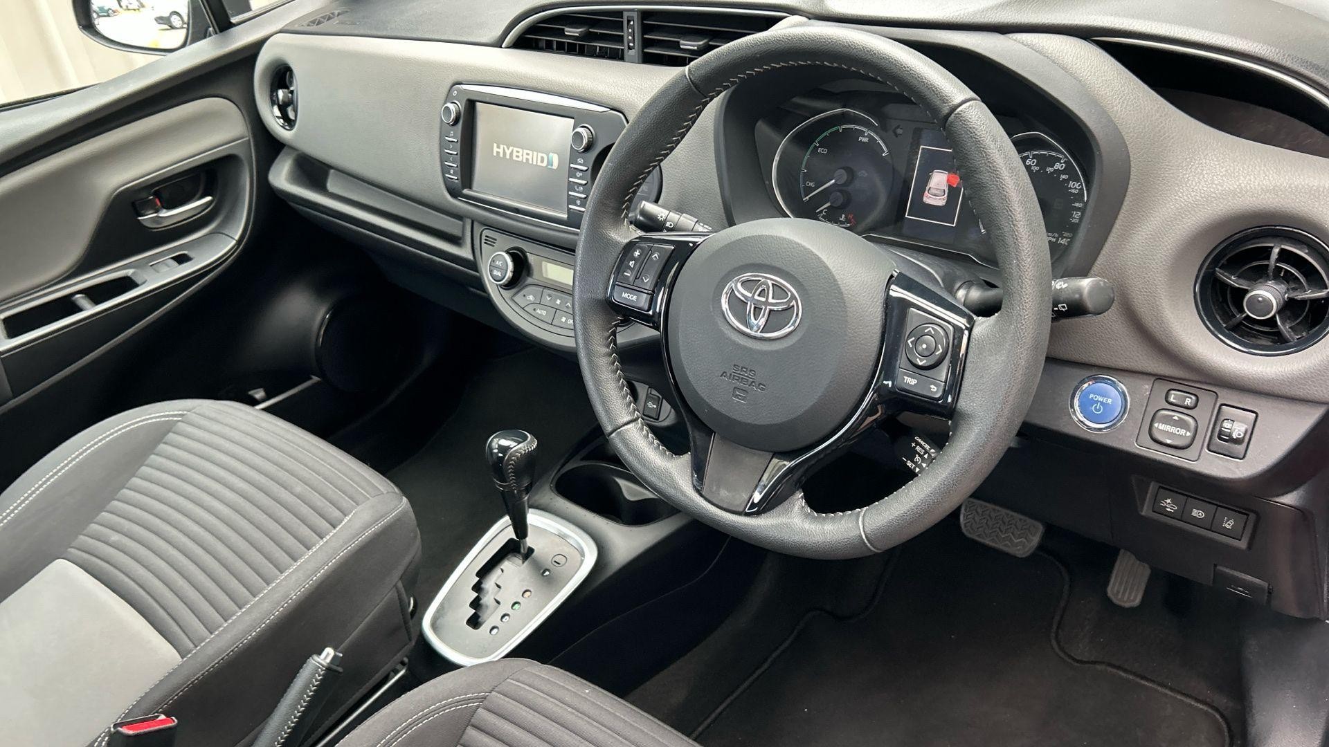 Toyota Yaris Image 12