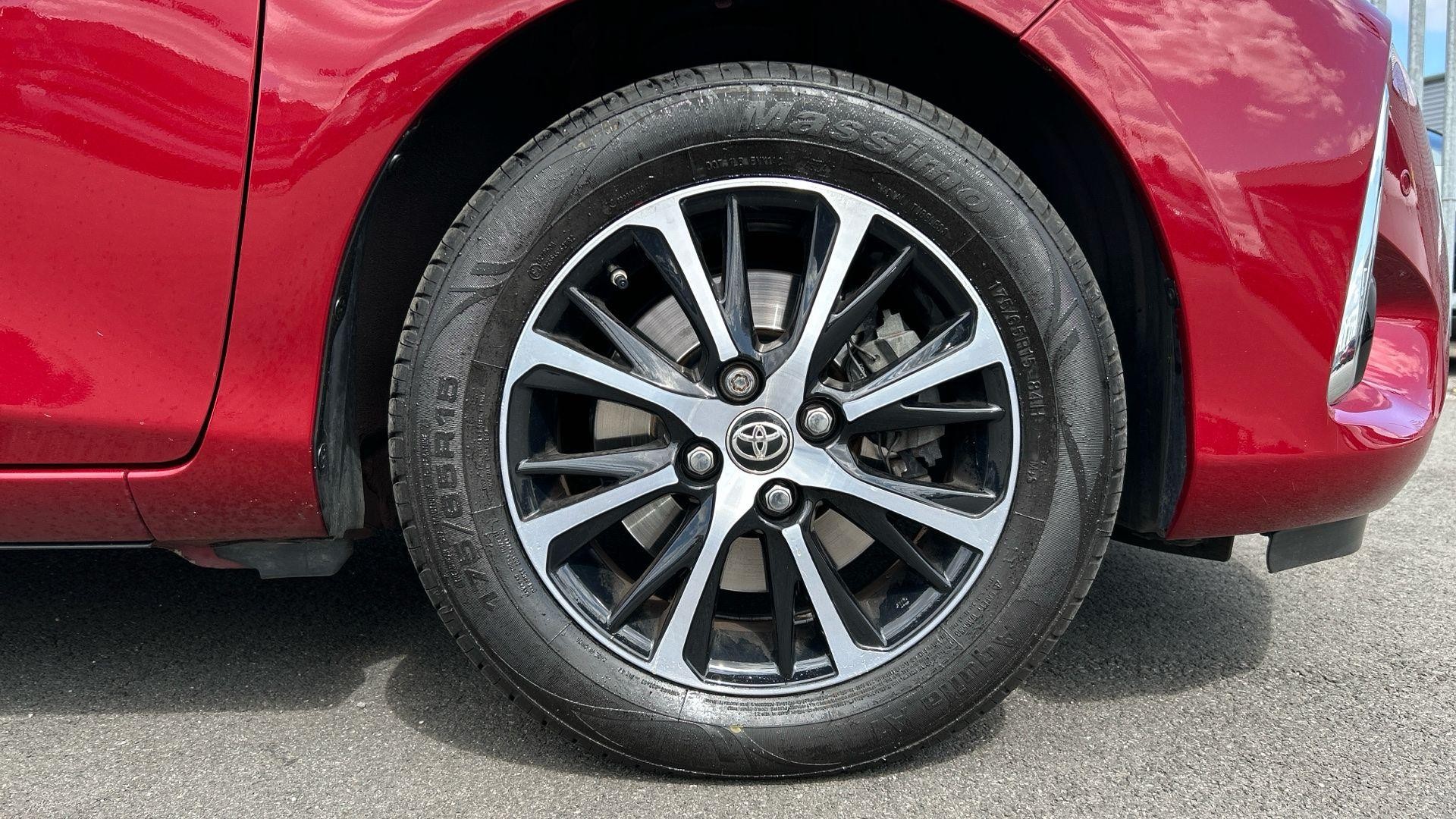 Toyota Yaris Image 21