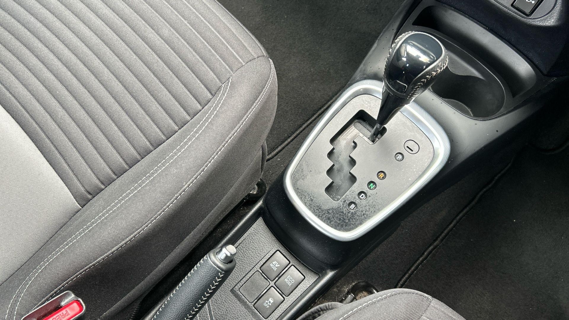 Toyota Yaris Image 33