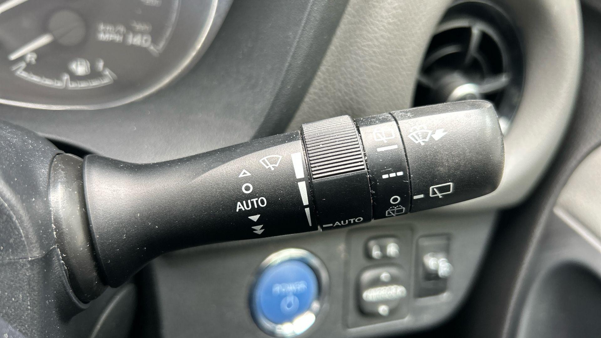 Toyota Yaris Image 38