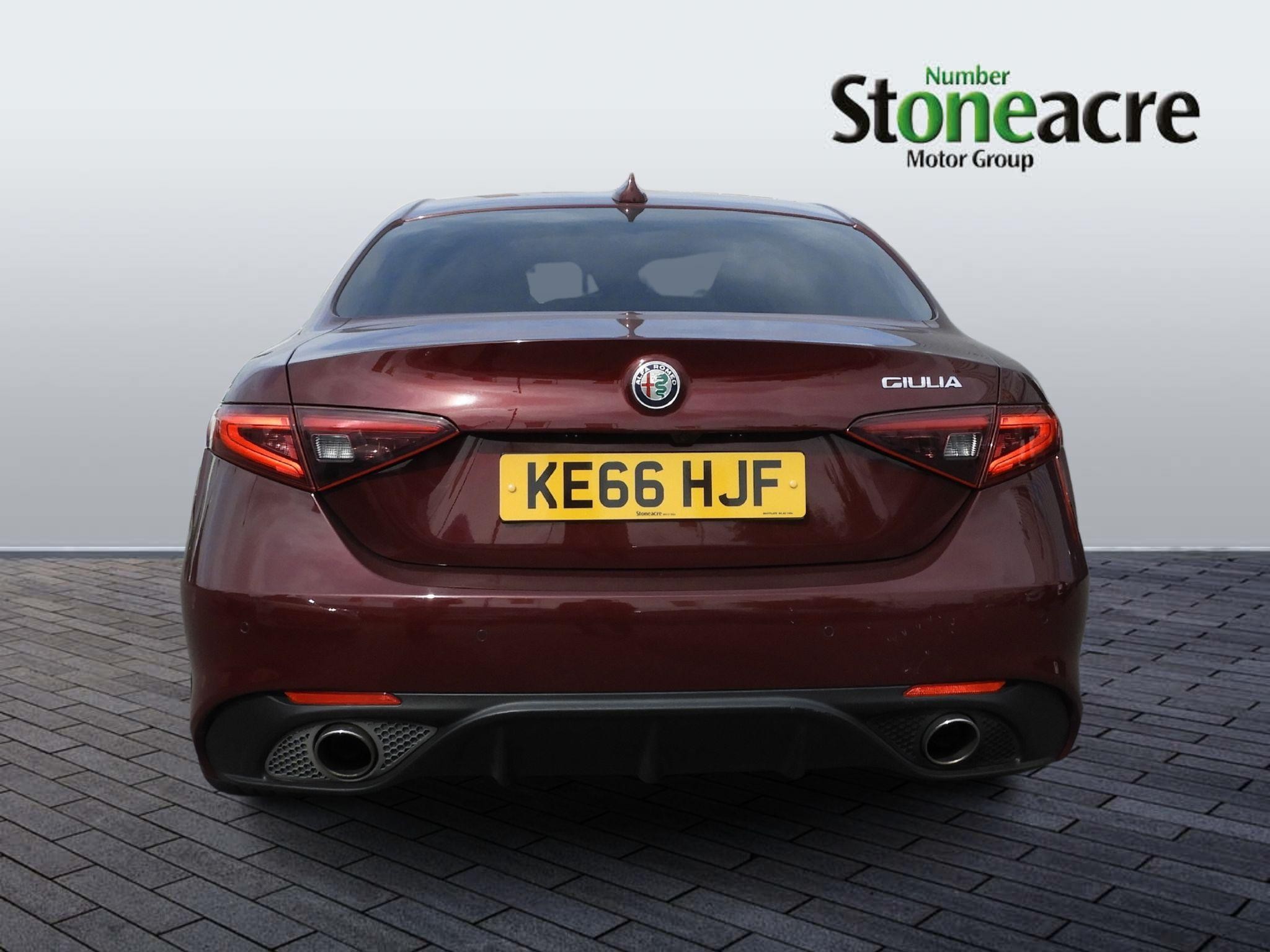 Alfa Romeo Giulia Image 4