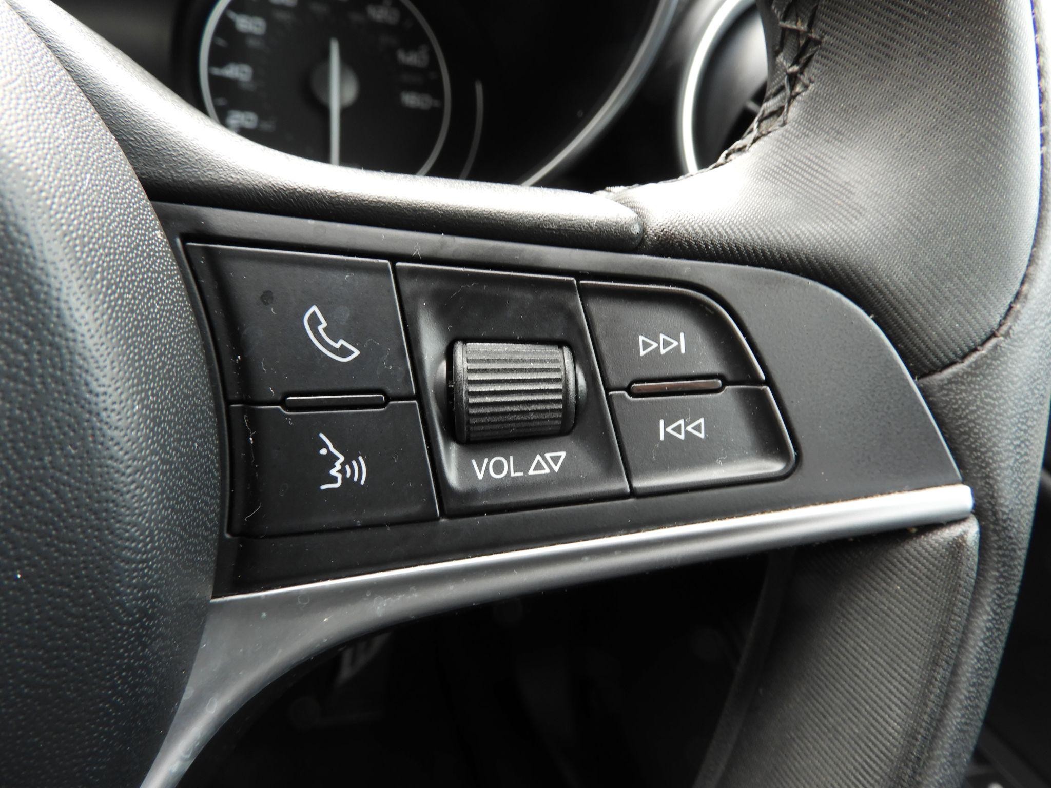 Alfa Romeo Giulia Image 18
