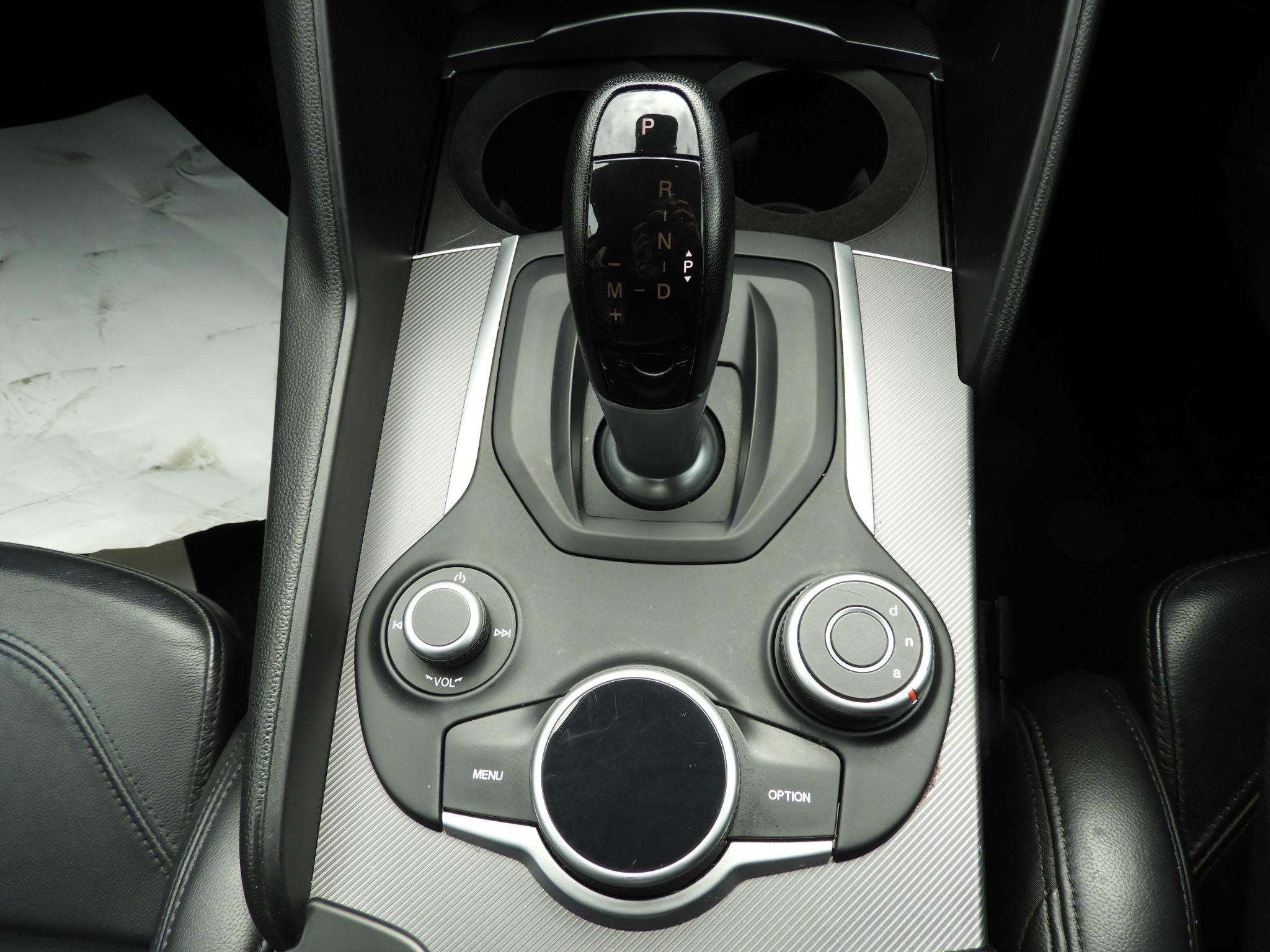 Alfa Romeo Giulia Image 20