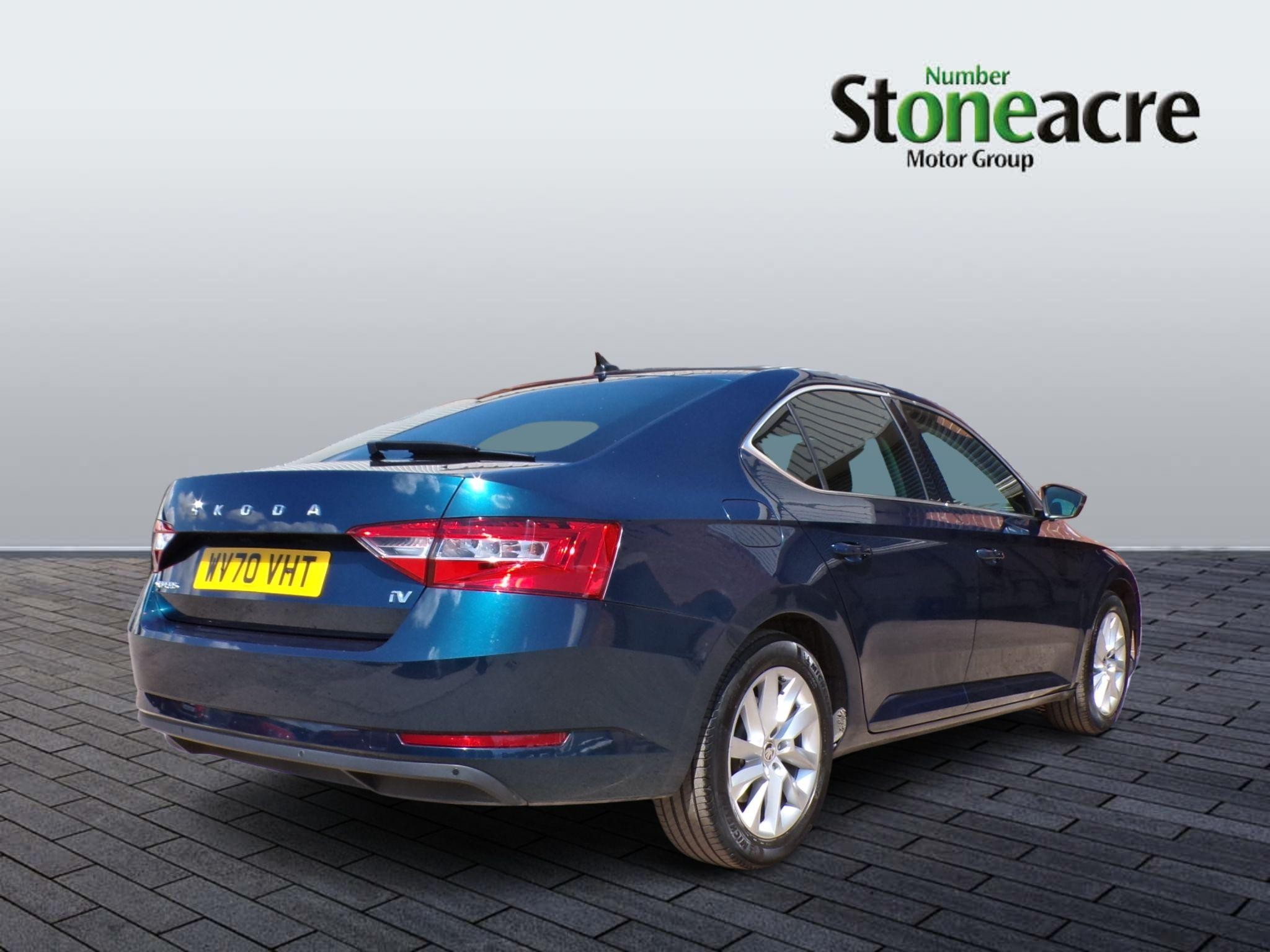 Skoda Superb Image 2