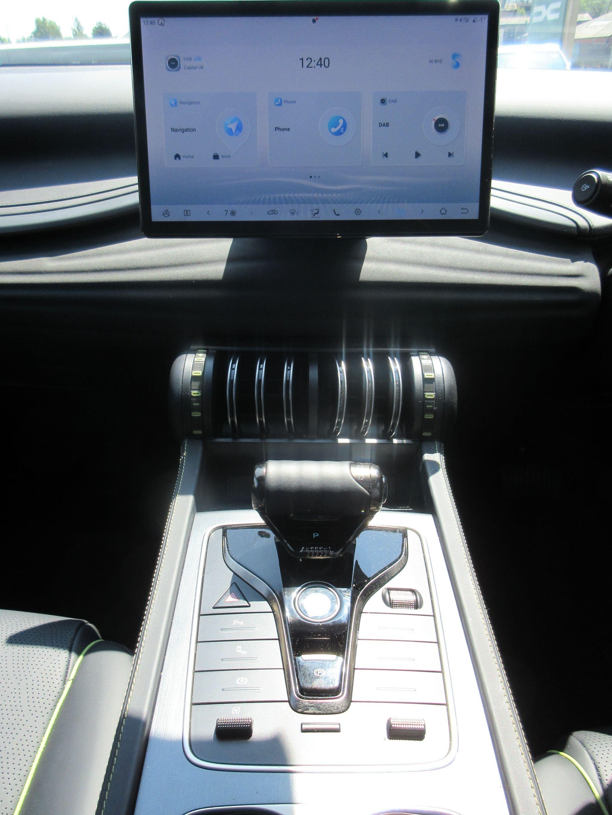 BYD Atto 3 Image 36
