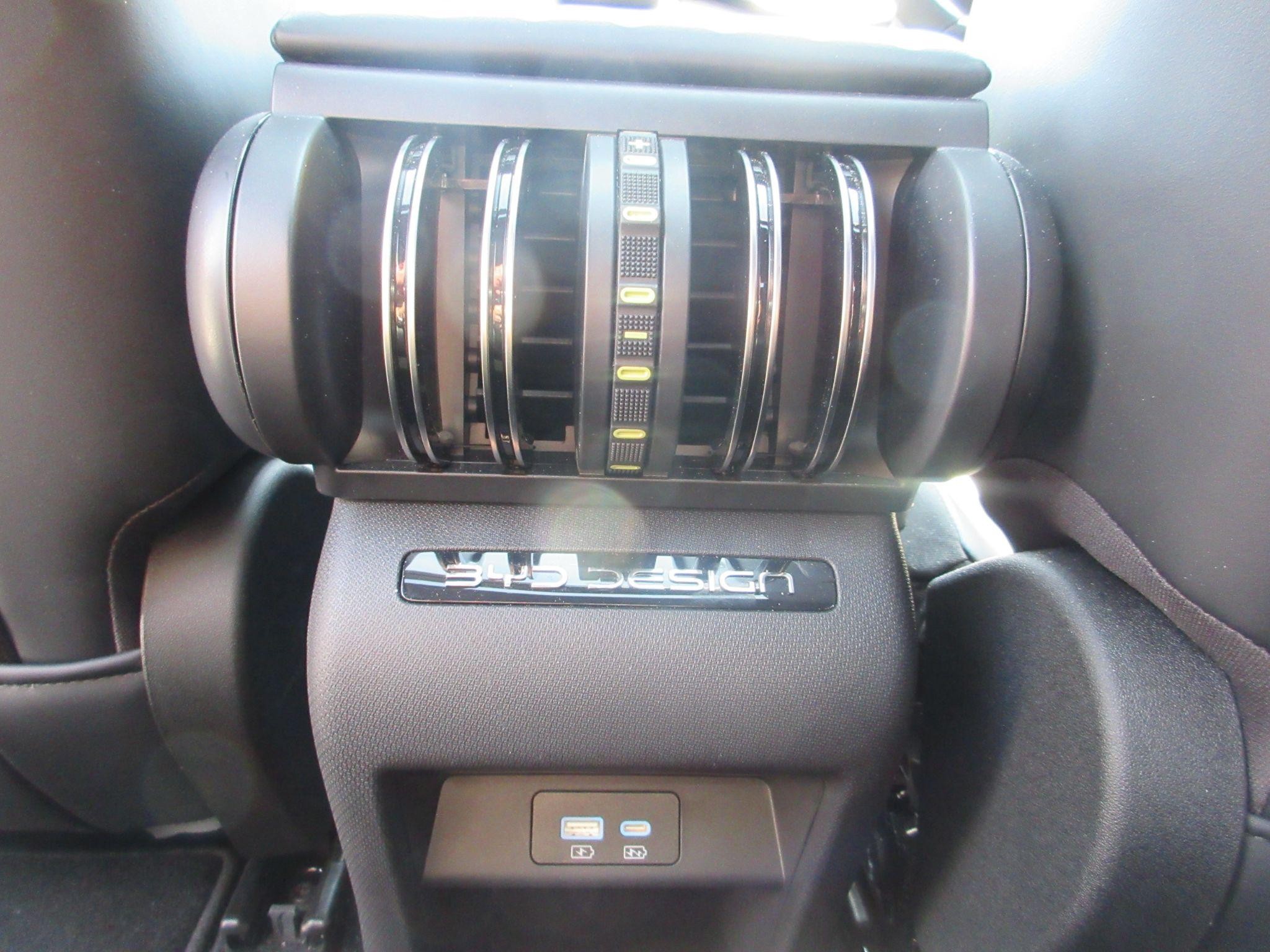 BYD Atto 3 Image 37