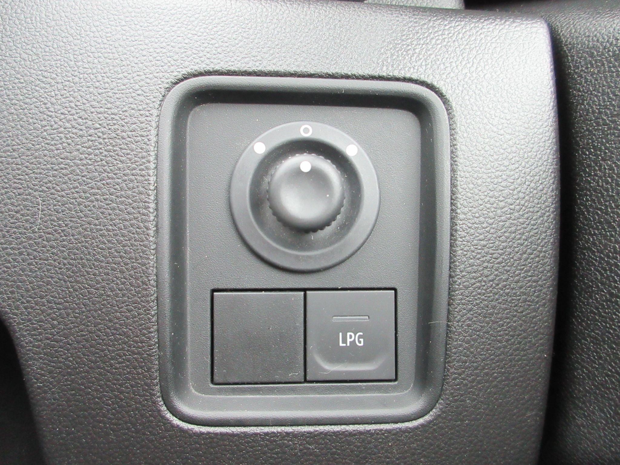 Dacia Duster Image 21