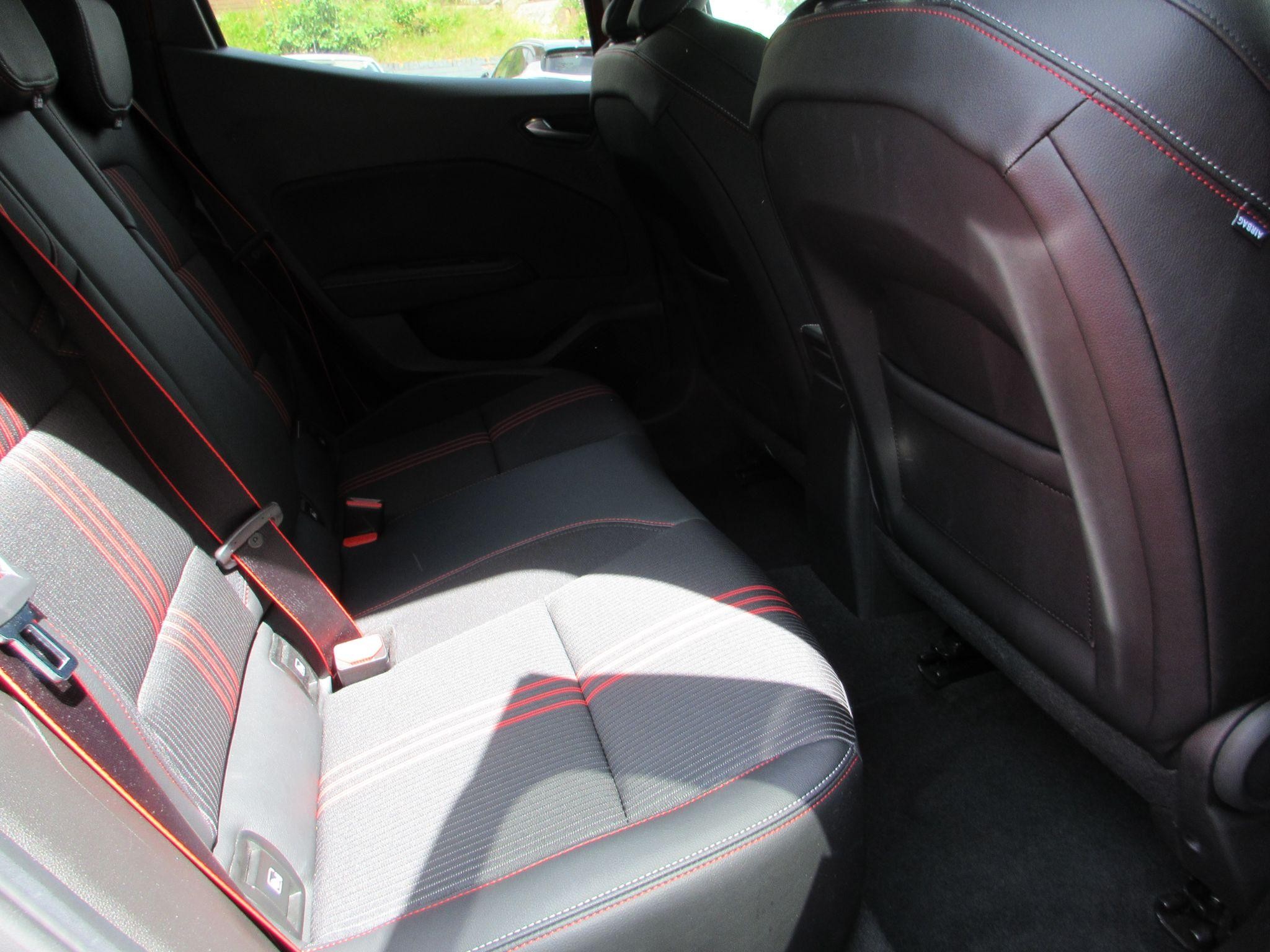 Renault Clio Image 10