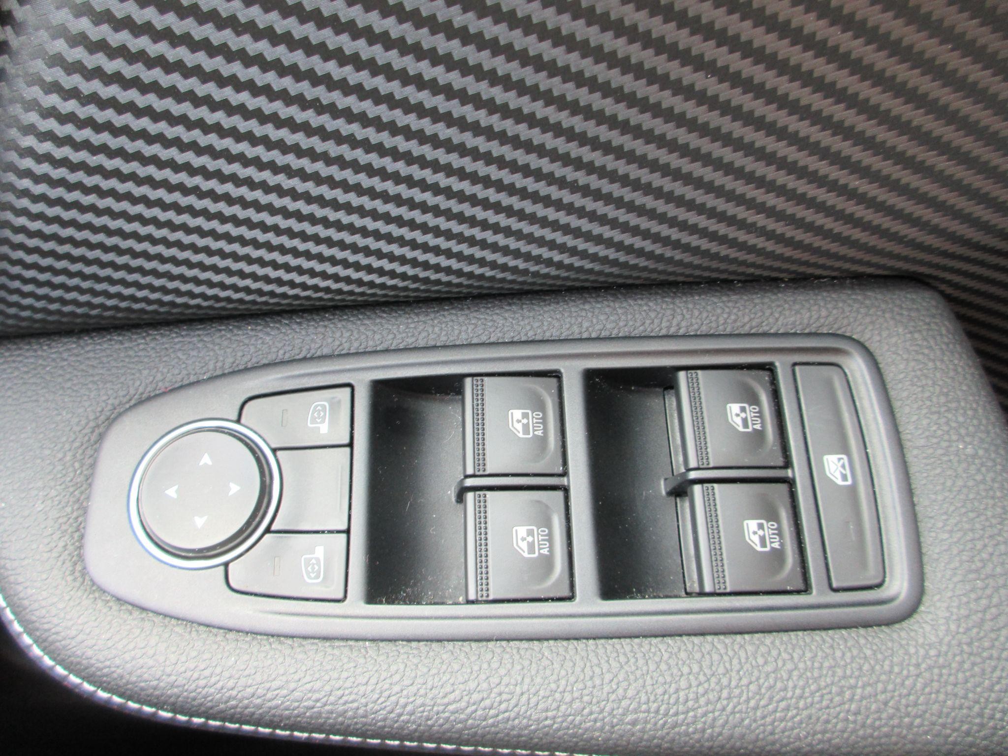 Renault Clio Image 20