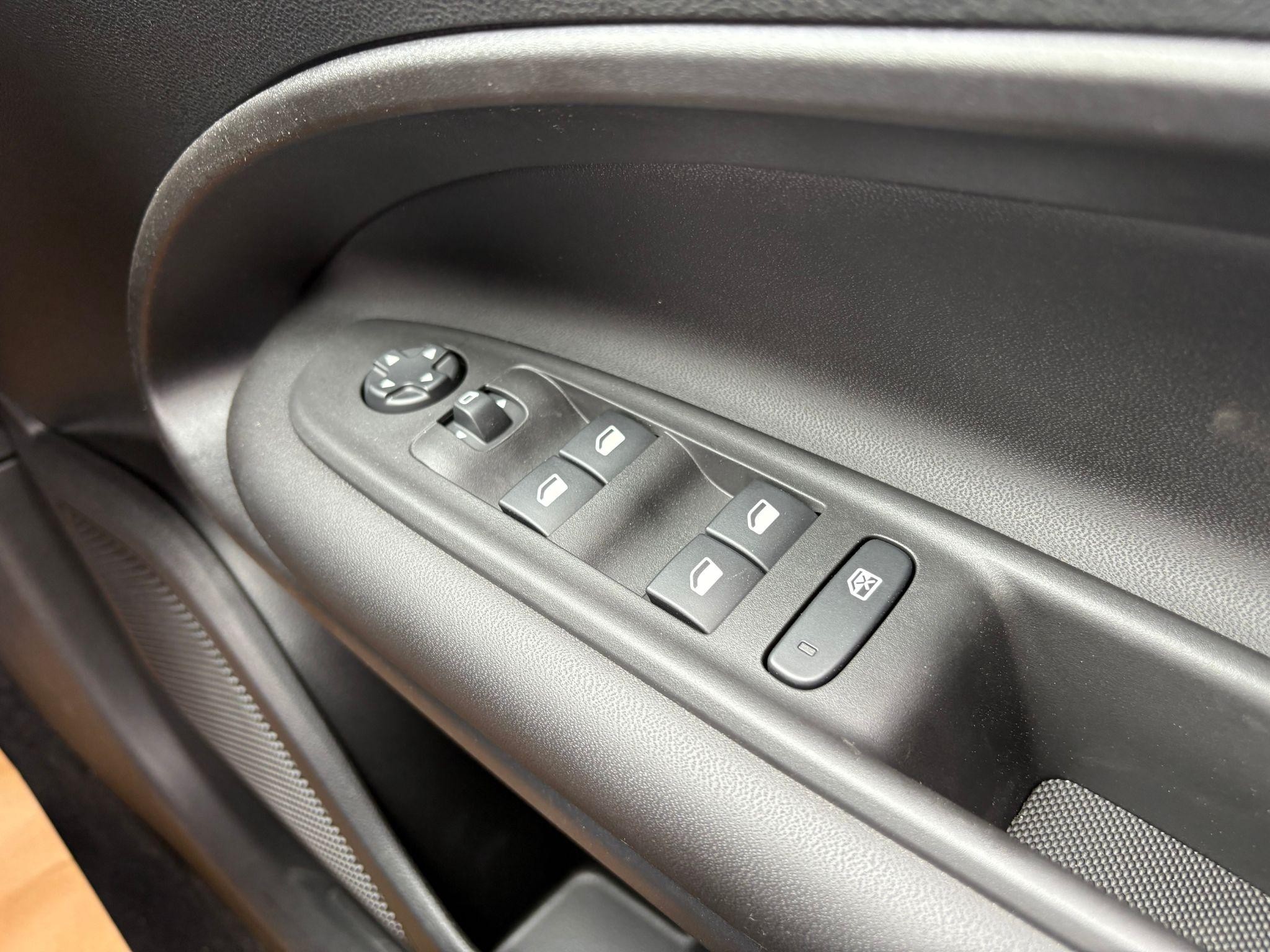 Jeep Avenger Image 18