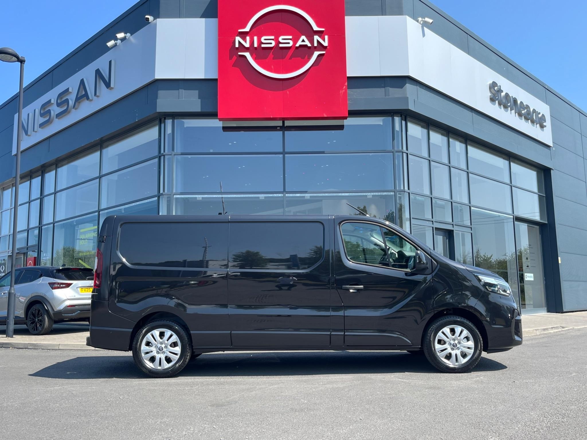 Nissan Primastar Image 2