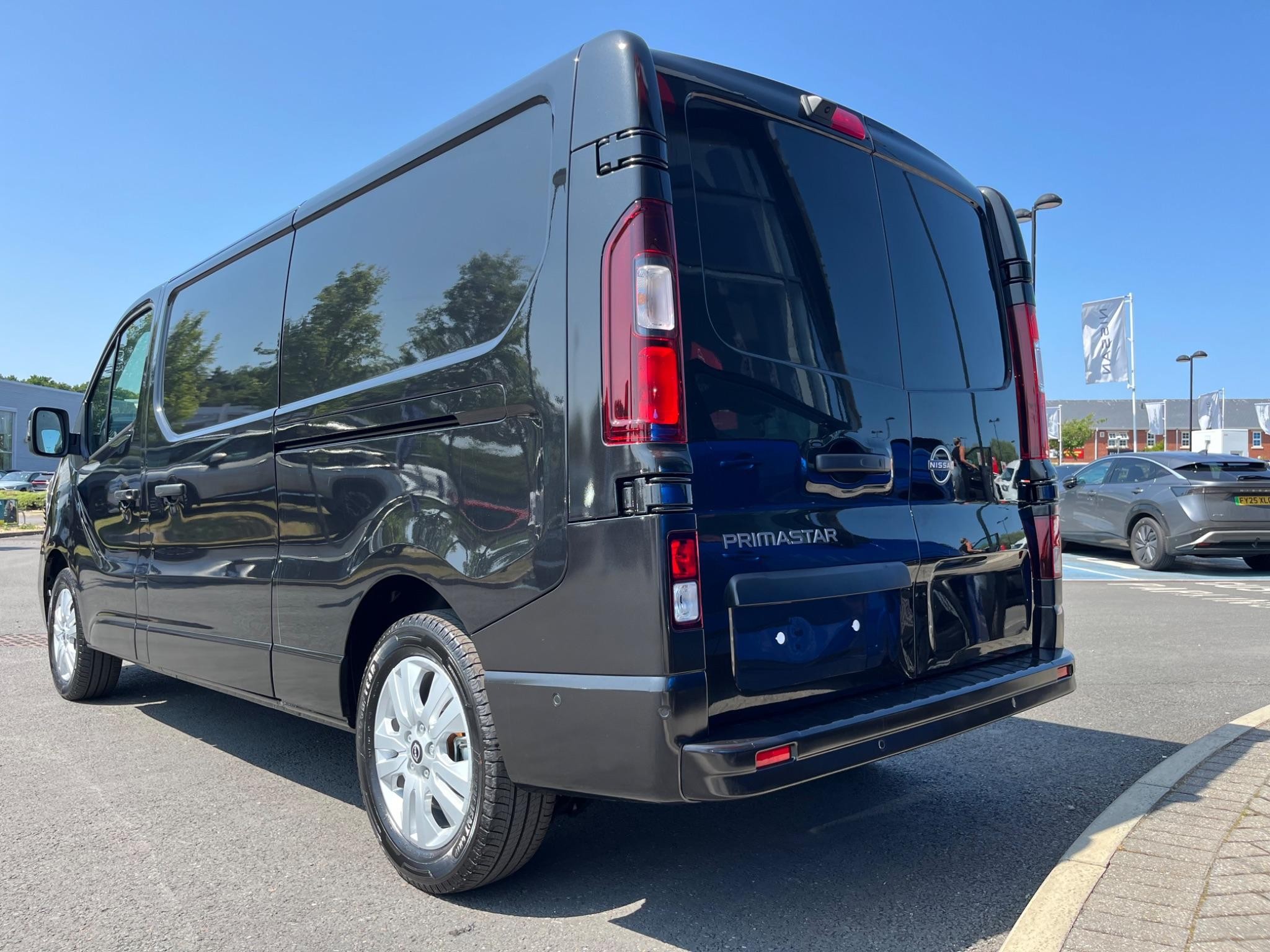 Nissan Primastar Image 20