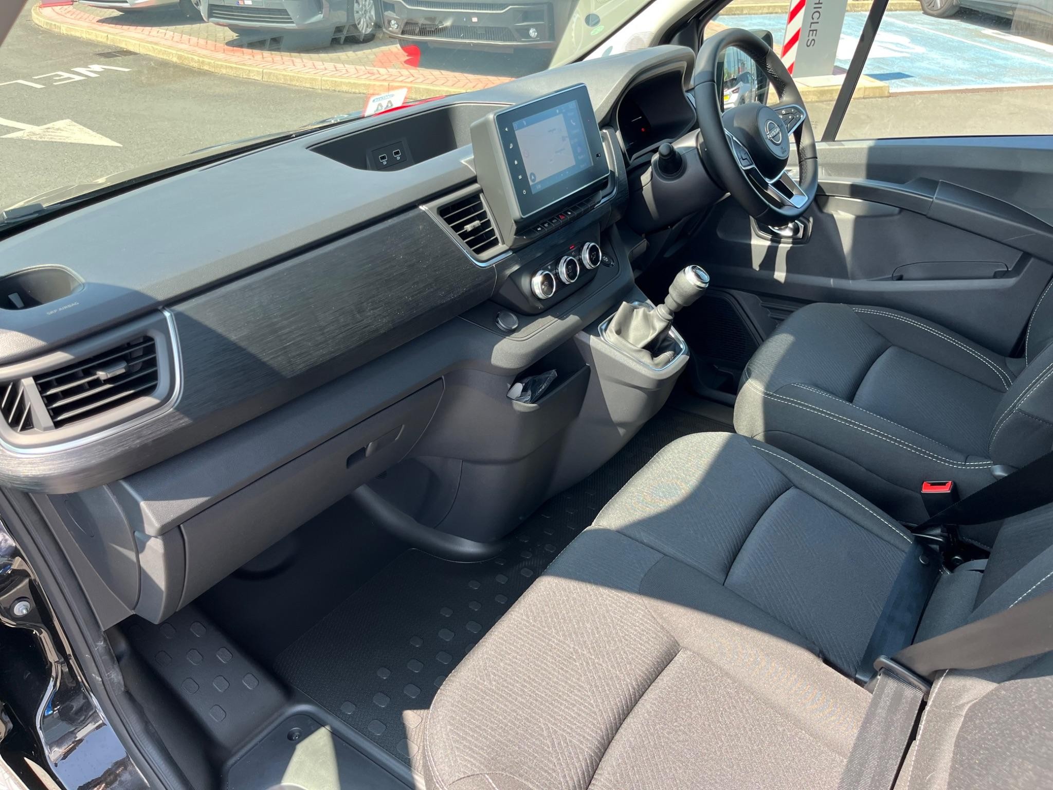 Nissan Primastar Image 24