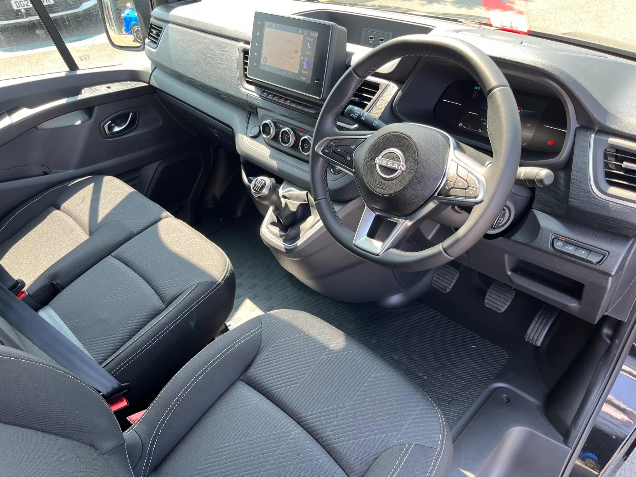 Nissan Primastar Image 26