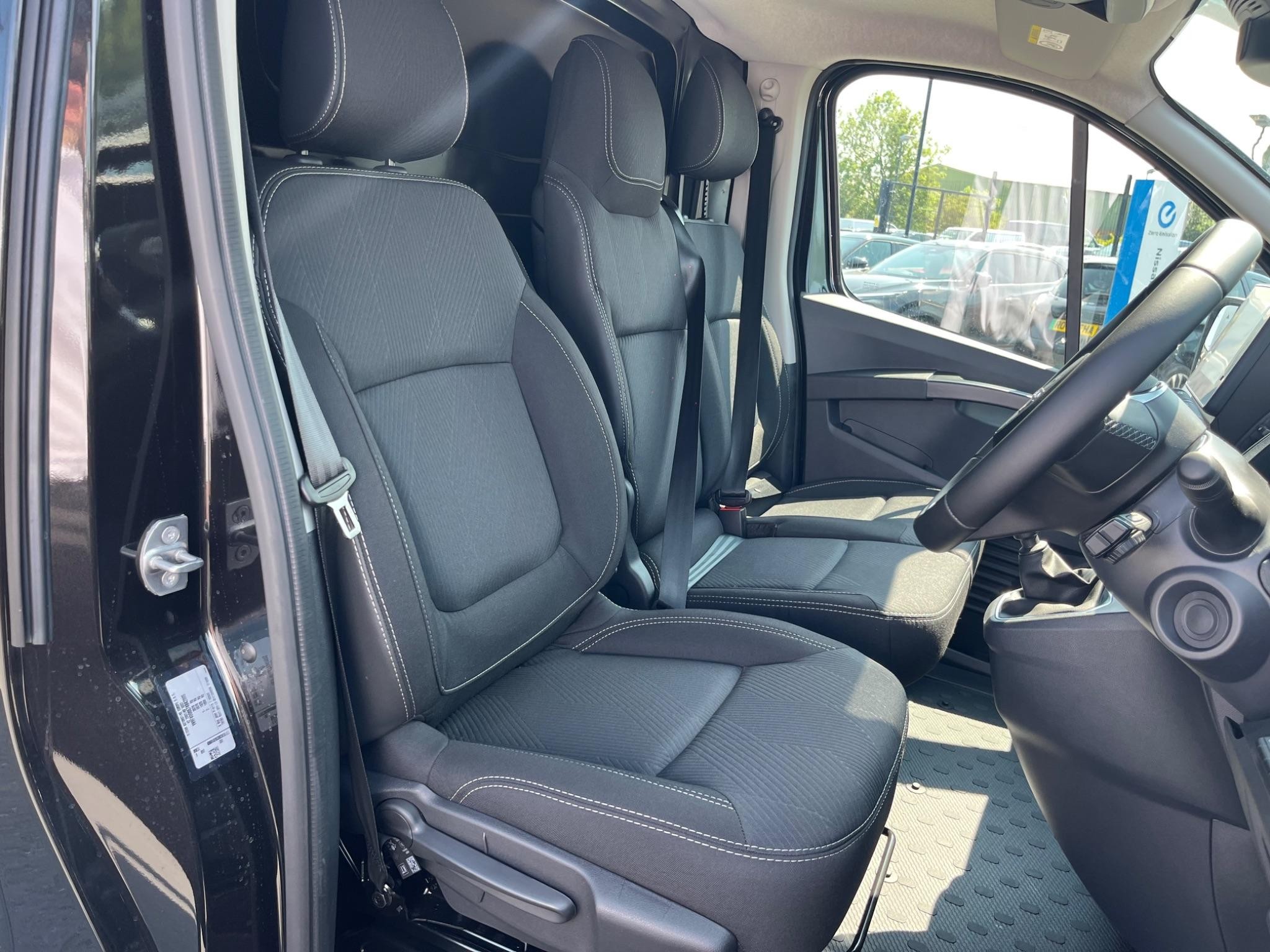 Nissan Primastar Image 27