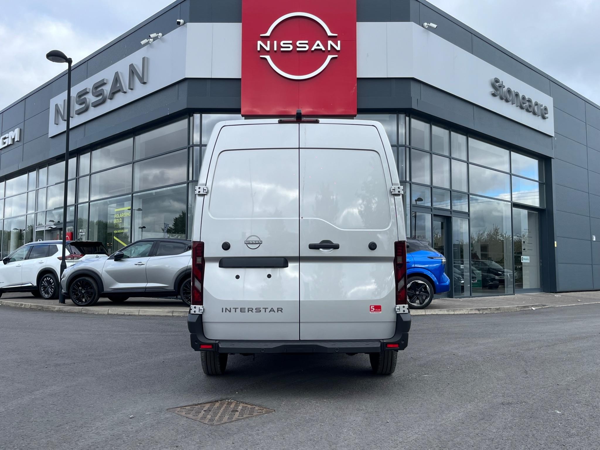 Nissan Interstar Image 4